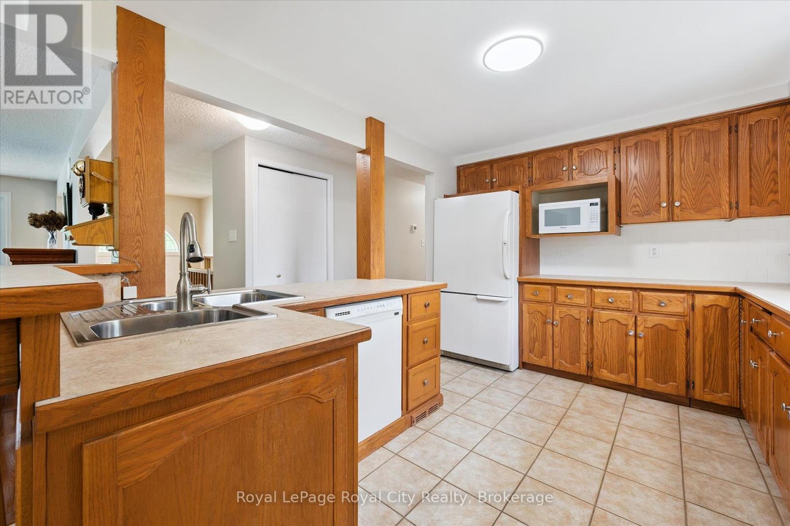 












101 LANDREX BOULEVARD

,
Guelph/Eramosa (Rockwood),




Ontario
N0B2K0

