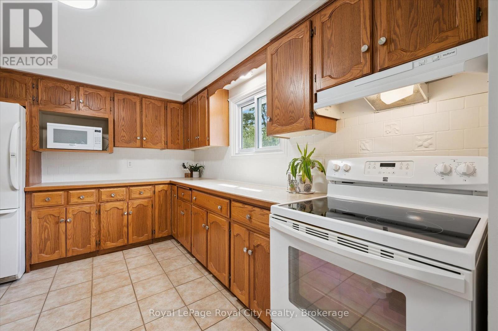 












101 LANDREX BOULEVARD

,
Guelph/Eramosa (Rockwood),




Ontario
N0B2K0

