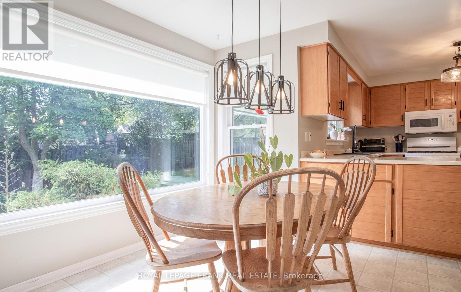 












99 HART BOULEVARD

,
Clarington (Newcastle),




Ontario
L1B1E4

