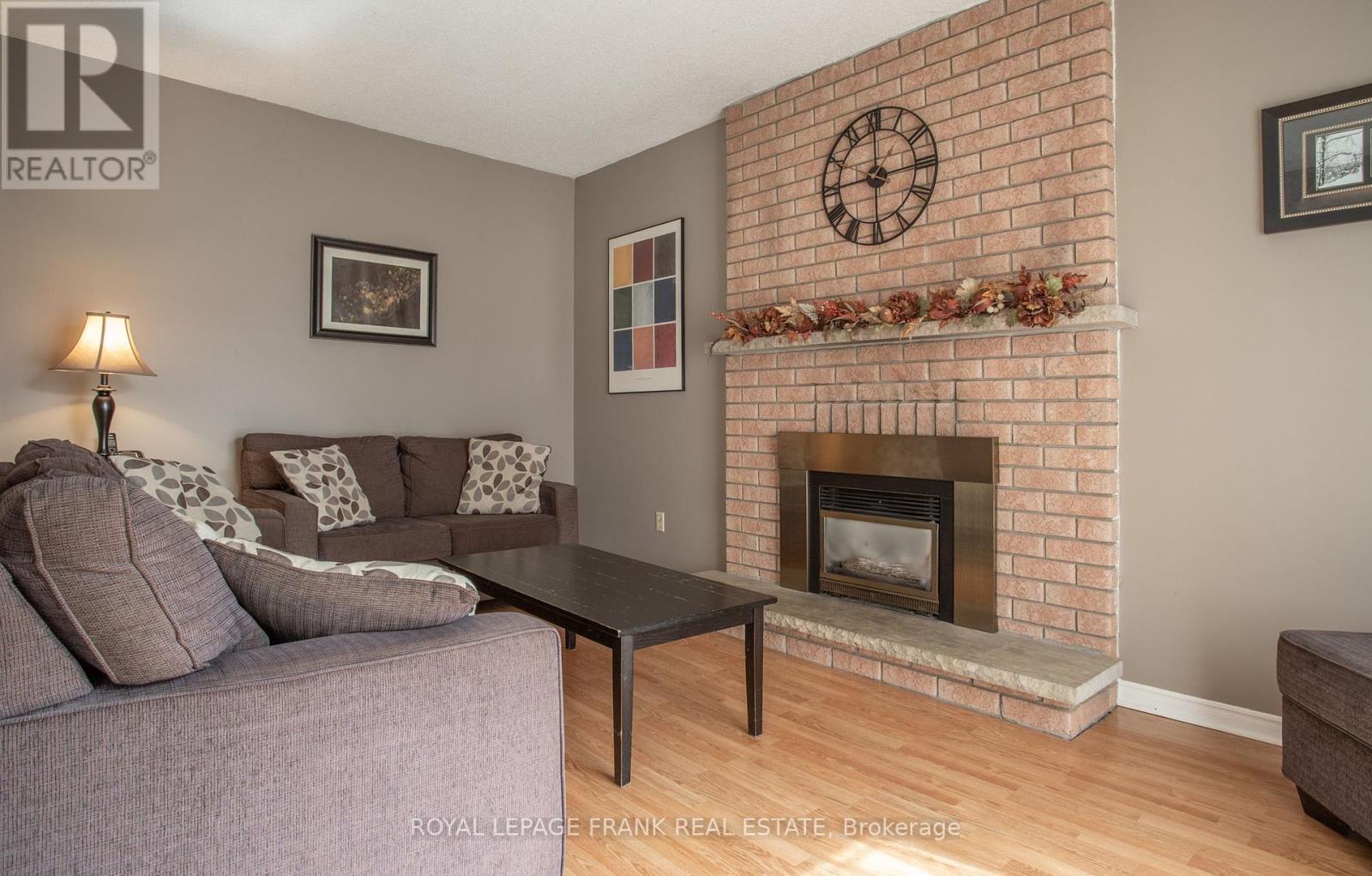 












99 HART BOULEVARD

,
Clarington (Newcastle),




Ontario
L1B1E4

