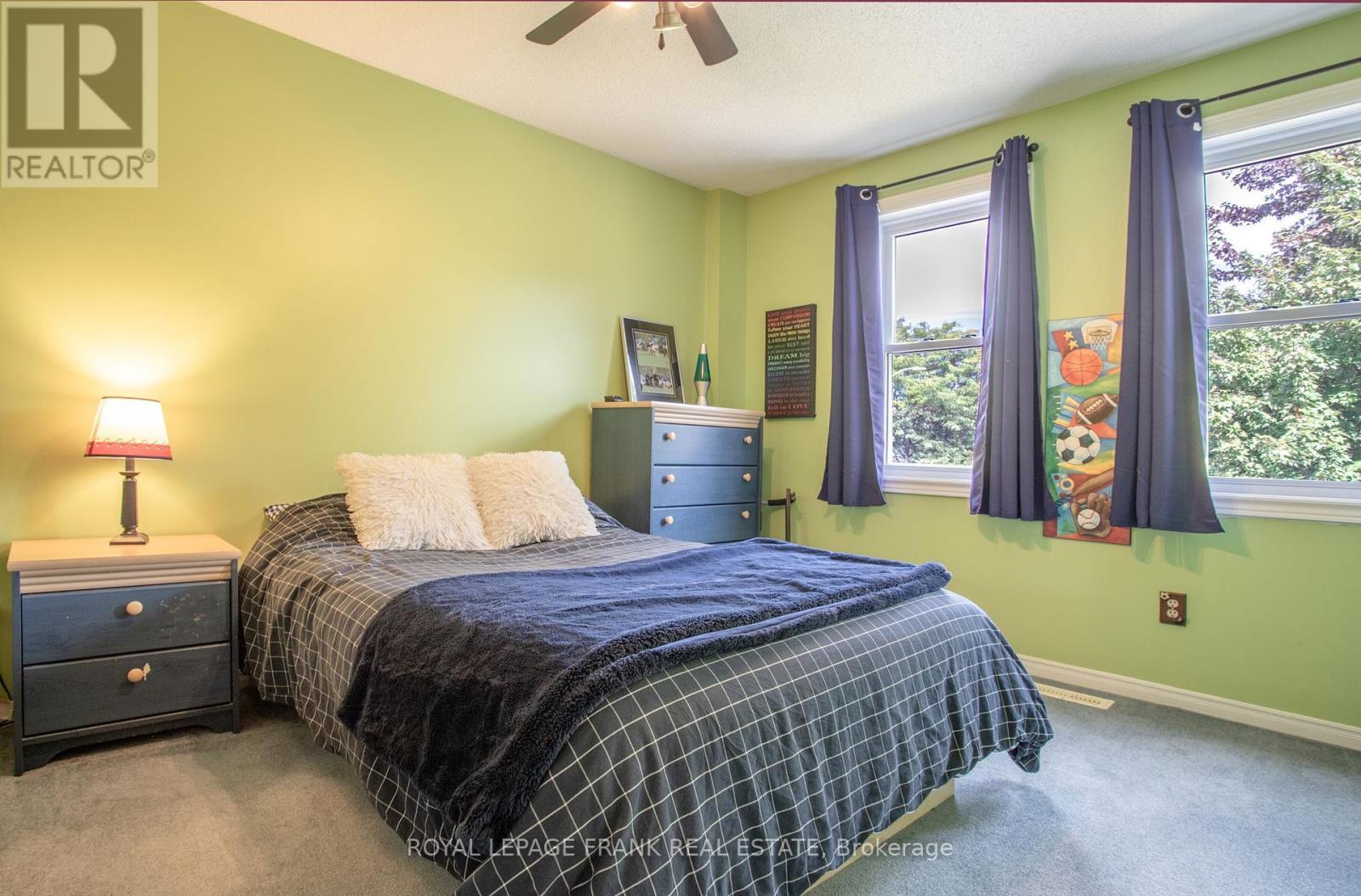 












99 HART BOULEVARD

,
Clarington (Newcastle),




Ontario
L1B1E4

