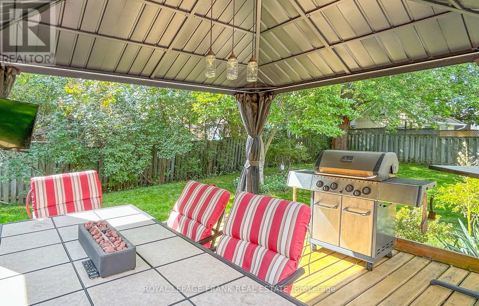 












99 HART BOULEVARD

,
Clarington (Newcastle),




Ontario
L1B1E4

