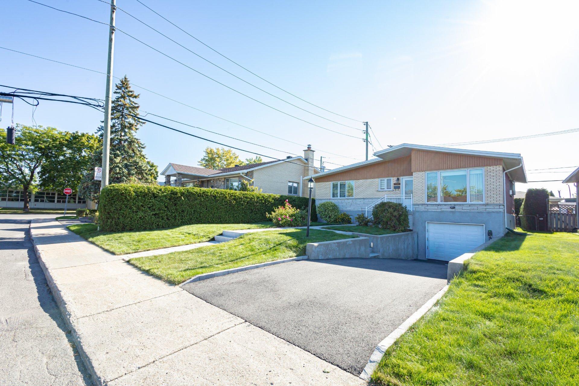 









231


Rue de la Fleur-de-Lys

,
Laval (Pont-Viau),




QC
H7G2K8

