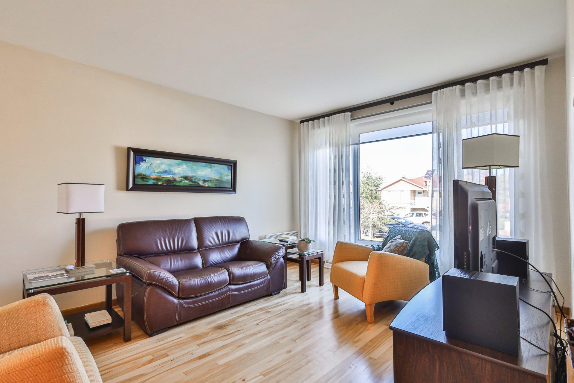 









231


Rue de la Fleur-de-Lys

,
Laval (Pont-Viau),




QC
H7G2K8


