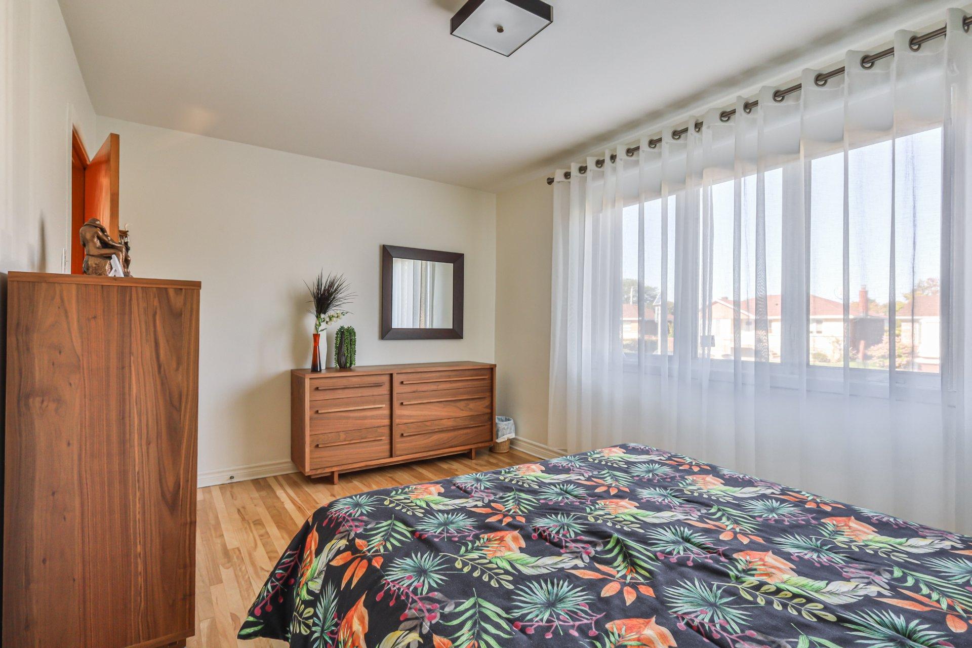 









231


Rue de la Fleur-de-Lys

,
Laval (Pont-Viau),




QC
H7G2K8

