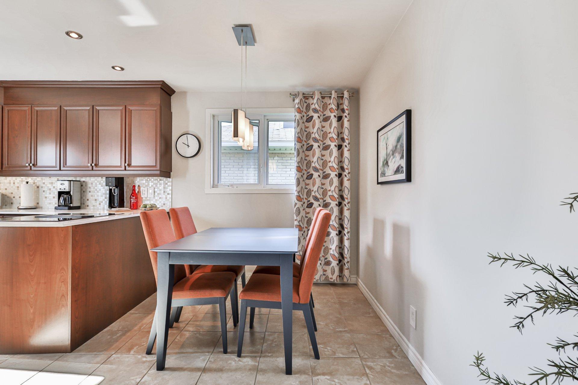 









231


Rue de la Fleur-de-Lys

,
Laval (Pont-Viau),




QC
H7G2K8


