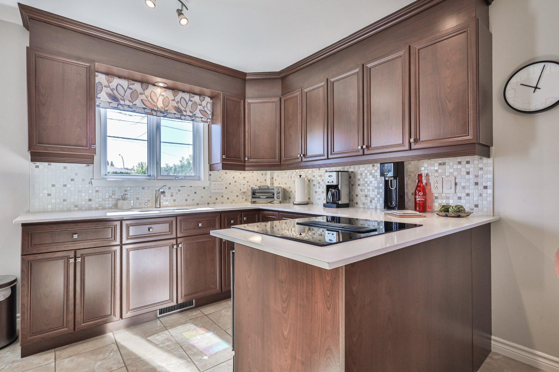 









231


Rue de la Fleur-de-Lys

,
Laval (Pont-Viau),




QC
H7G2K8

