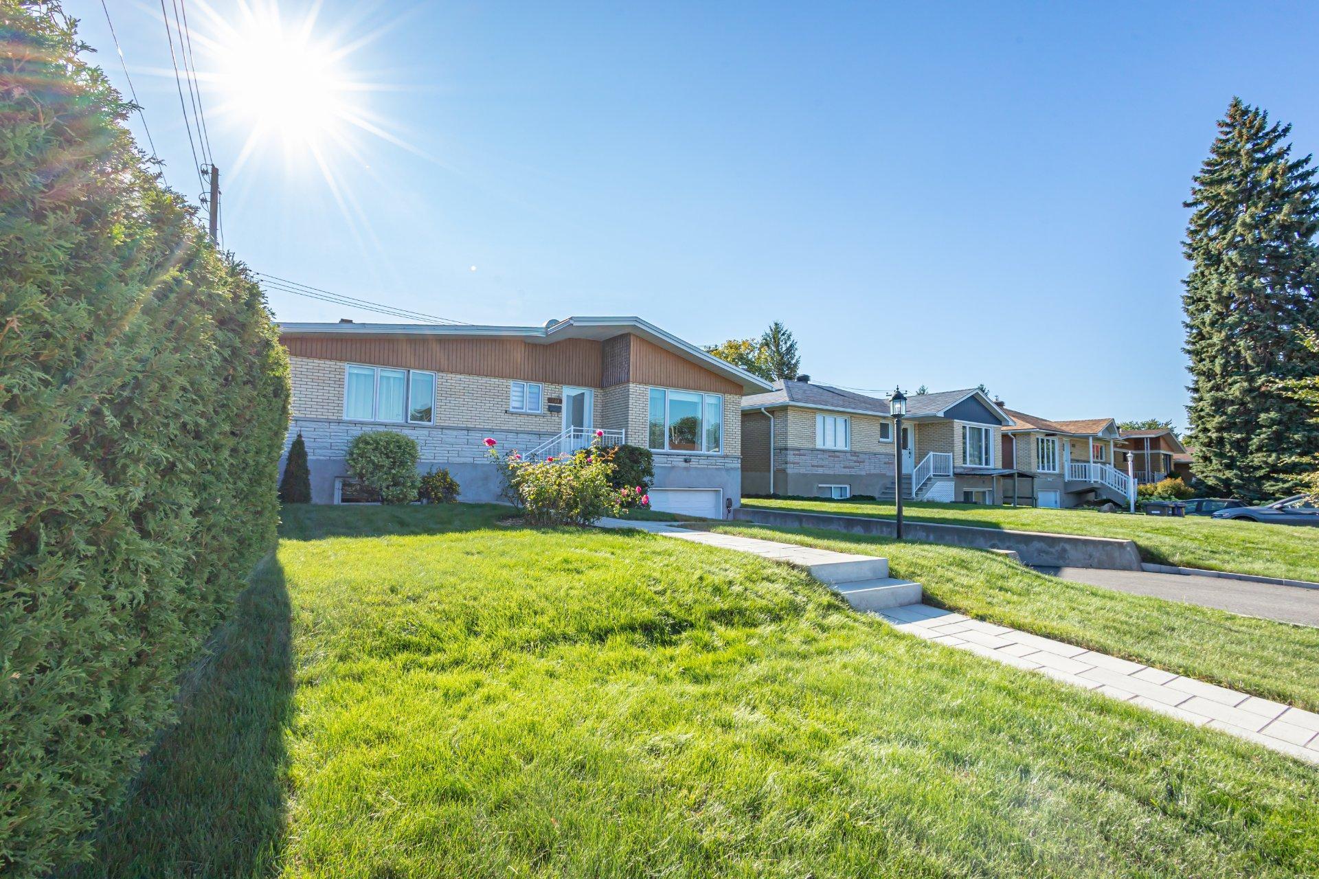 









231


Rue de la Fleur-de-Lys

,
Laval (Pont-Viau),




QC
H7G2K8

