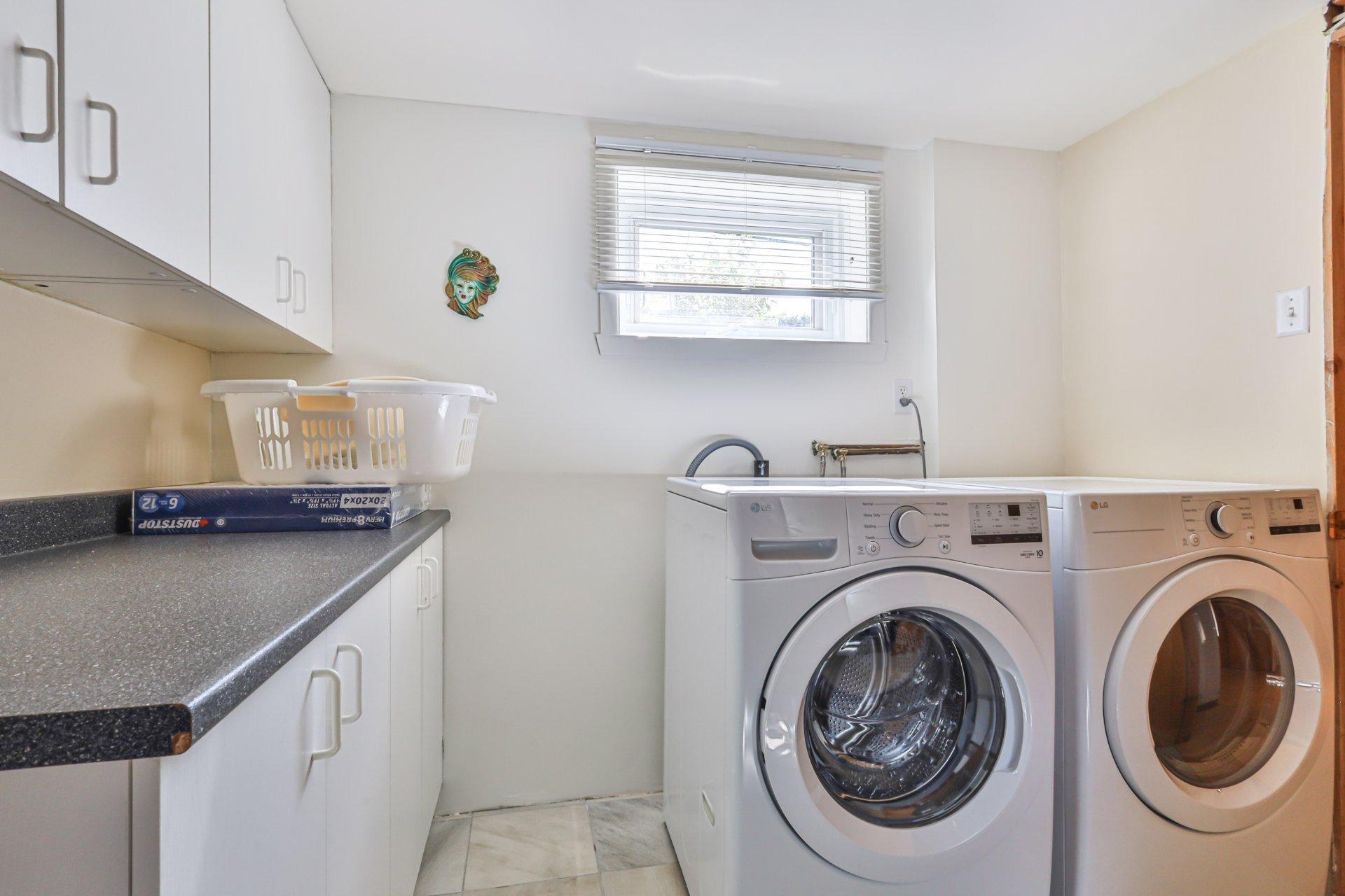 









231


Rue de la Fleur-de-Lys

,
Laval (Pont-Viau),




QC
H7G2K8

