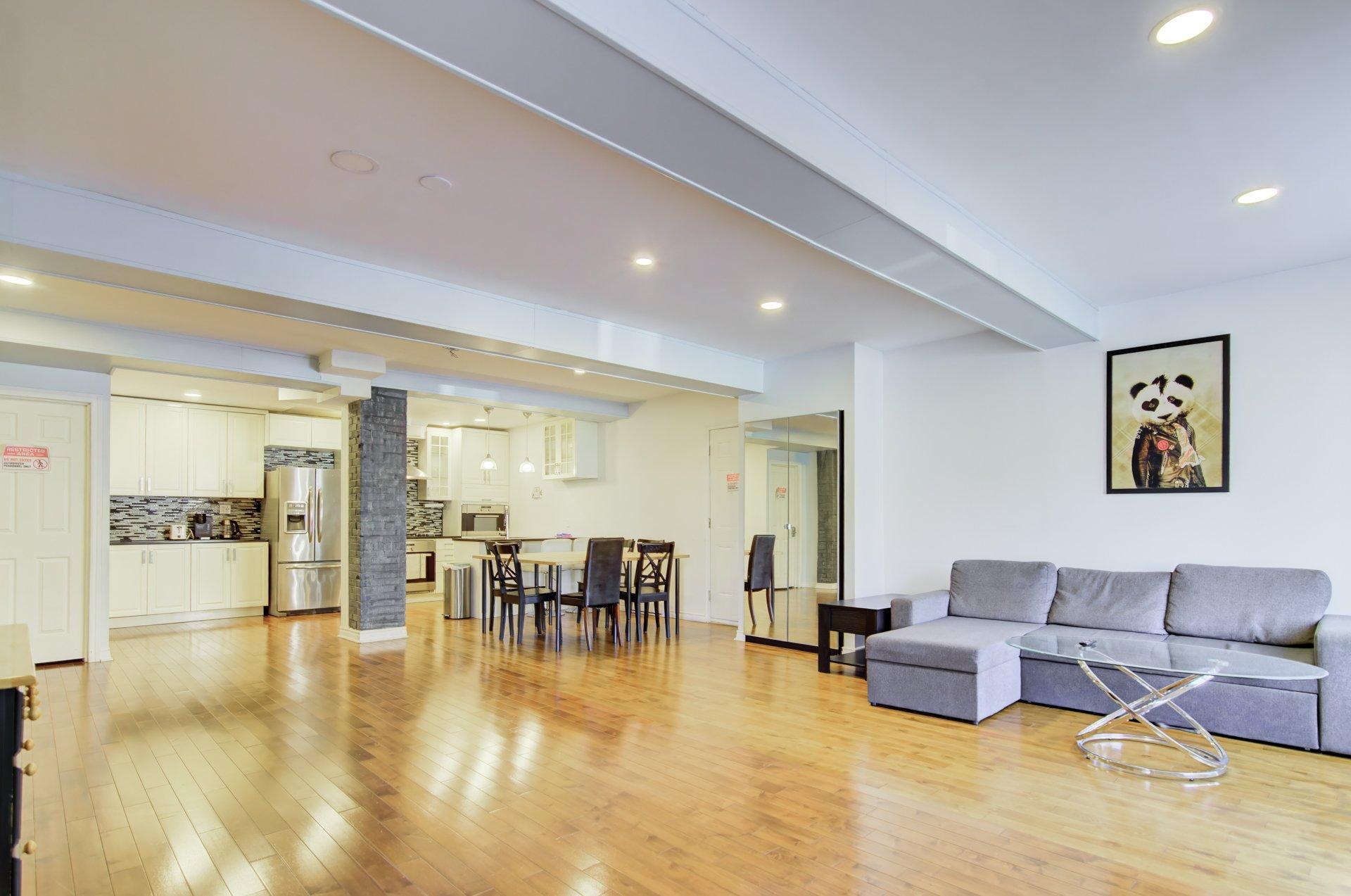 









5342

 - 5344


Av. Dupuis

,
Montréal (Côte-des-Neiges/Notre-Dame-de-Grâce),




QC
H3X1N4

