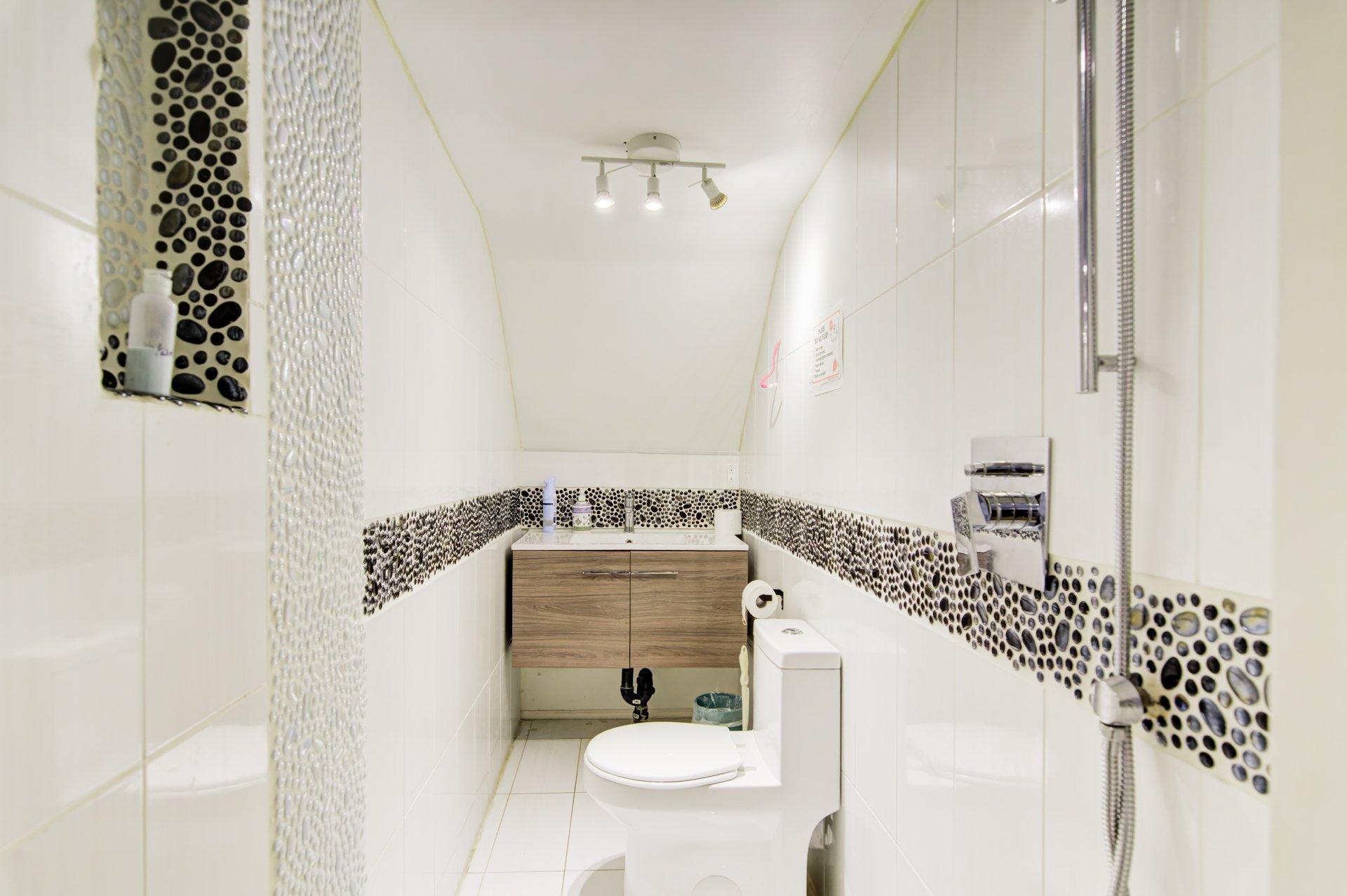 









5342

 - 5344


Av. Dupuis

,
Montréal (Côte-des-Neiges/Notre-Dame-de-Grâce),




QC
H3X1N4

