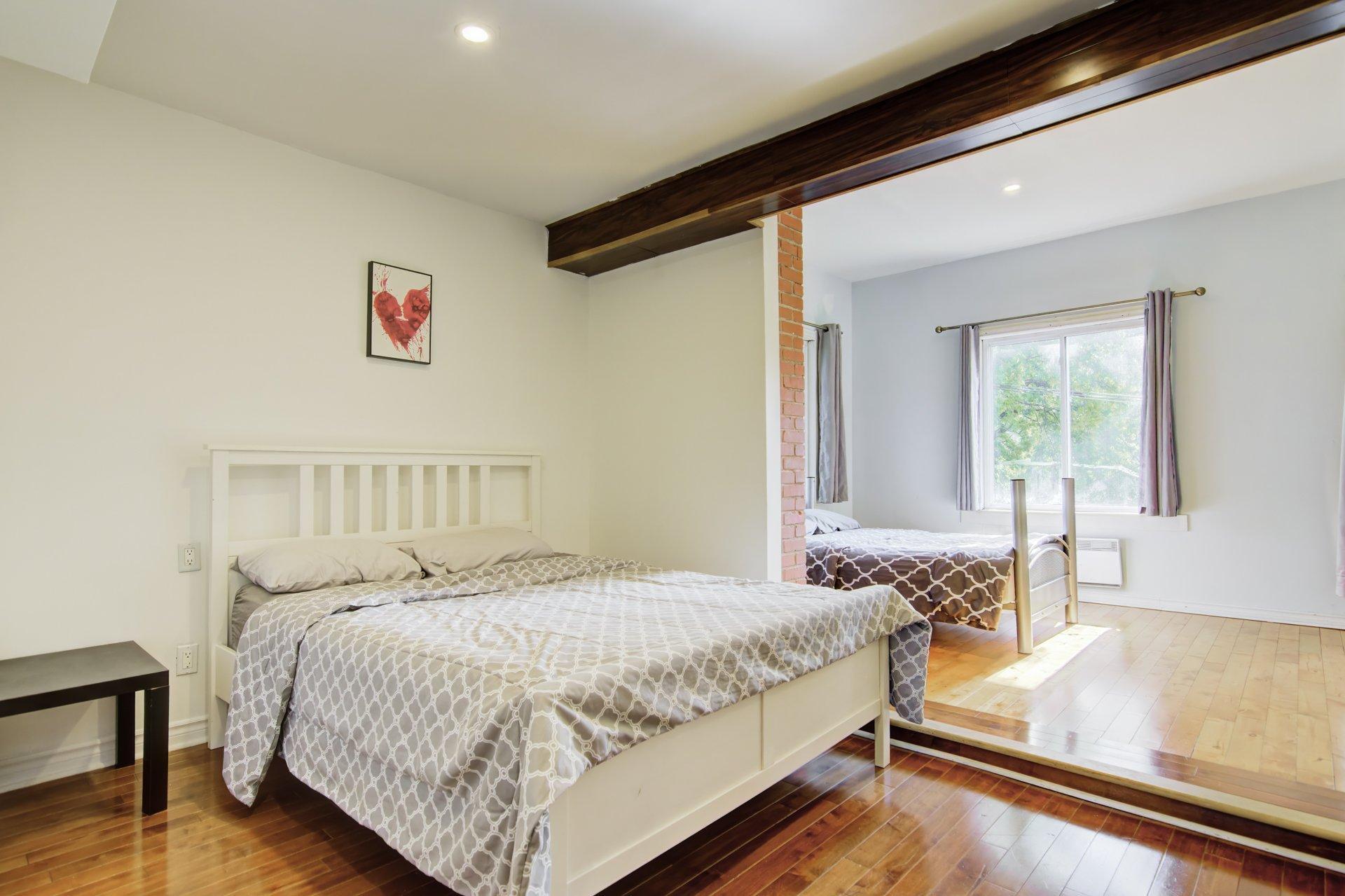 









5342

 - 5344


Av. Dupuis

,
Montréal (Côte-des-Neiges/Notre-Dame-de-Grâce),




QC
H3X1N4

