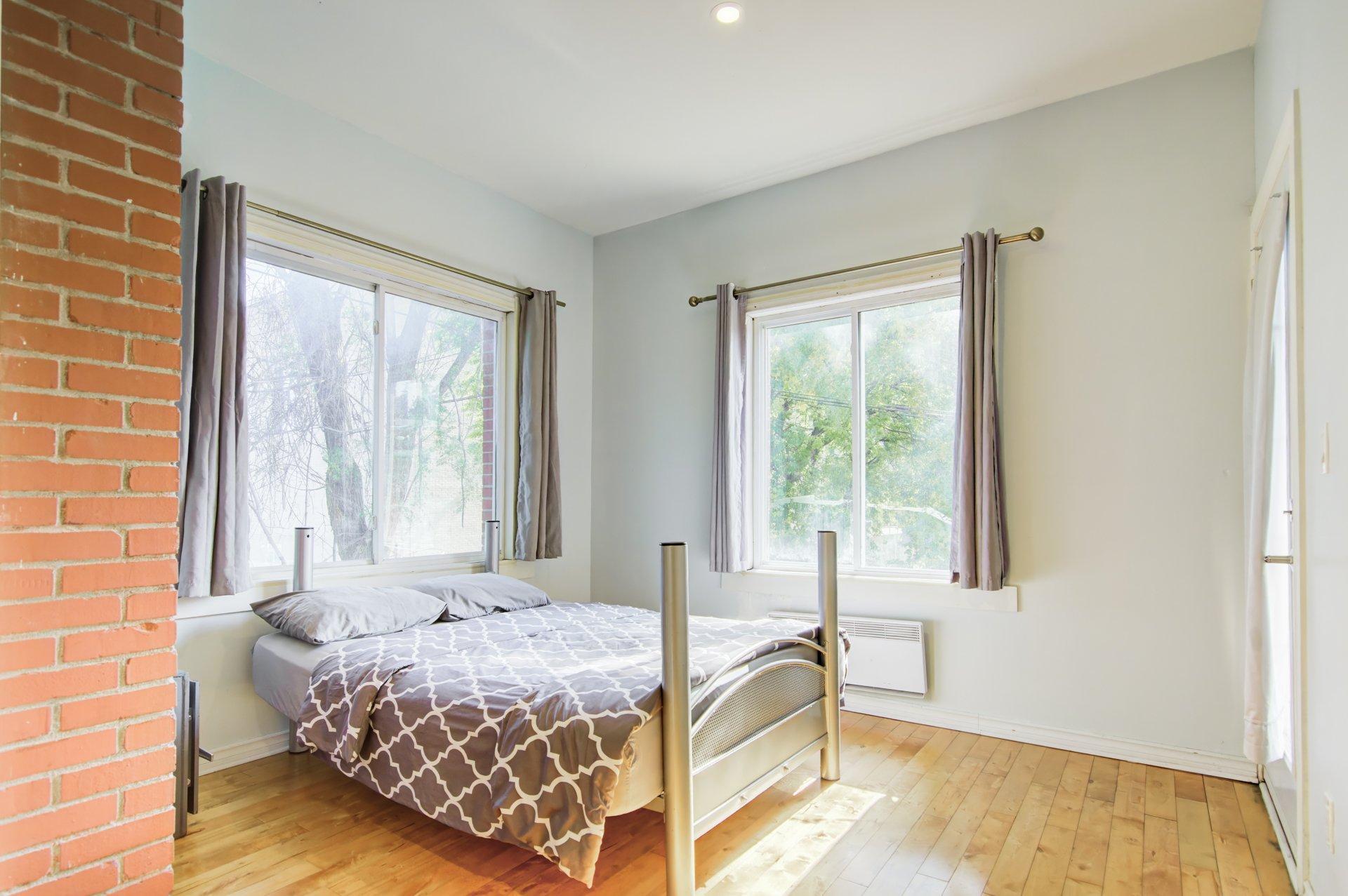 









5342

 - 5344


Av. Dupuis

,
Montréal (Côte-des-Neiges/Notre-Dame-de-Grâce),




QC
H3X1N4

