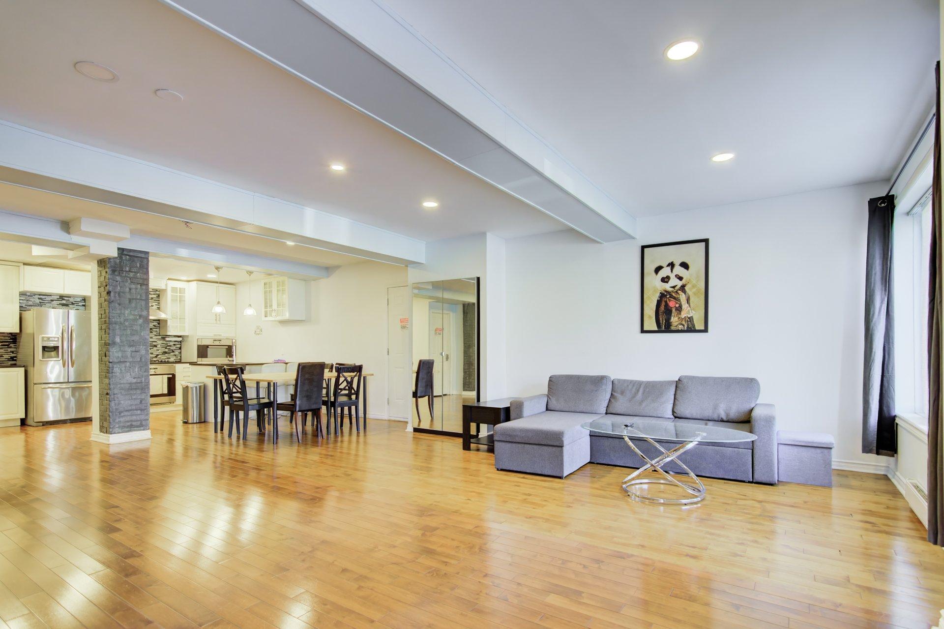 









5342

 - 5344


Av. Dupuis

,
Montréal (Côte-des-Neiges/Notre-Dame-de-Grâce),




QC
H3X1N4

