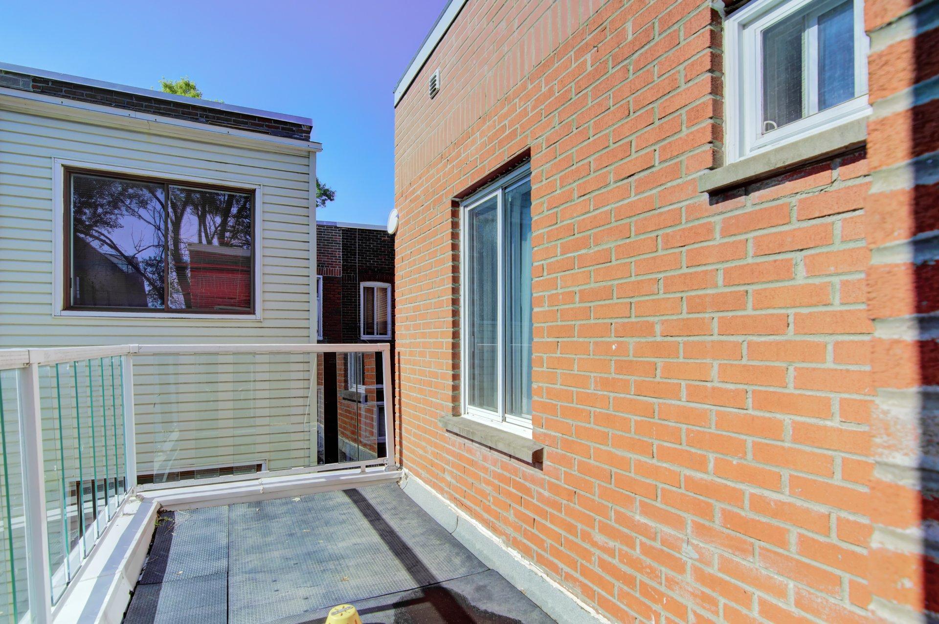 









5342

 - 5344


Av. Dupuis

,
Montréal (Côte-des-Neiges/Notre-Dame-de-Grâce),




QC
H3X1N4

