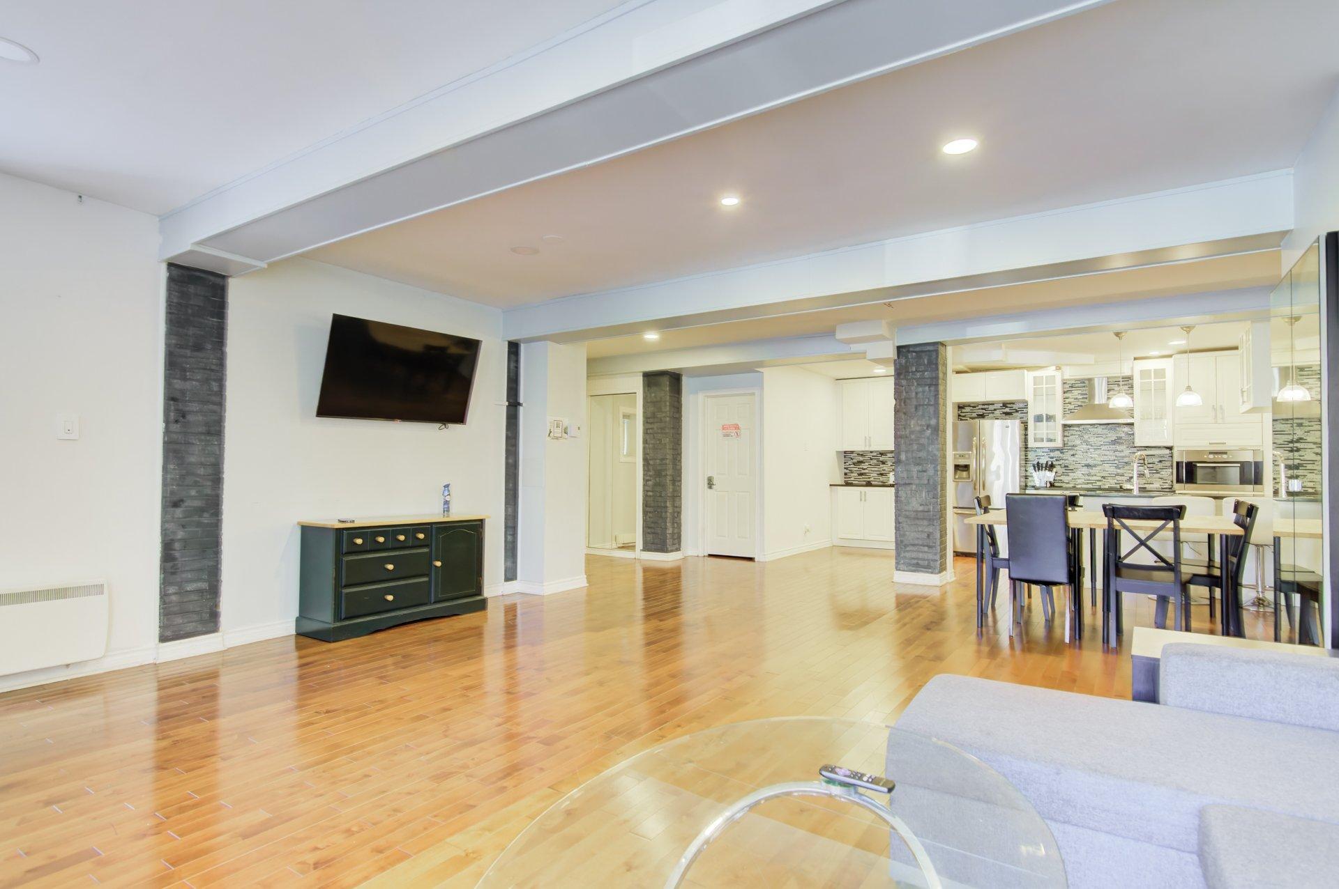 









5342

 - 5344


Av. Dupuis

,
Montréal (Côte-des-Neiges/Notre-Dame-de-Grâce),




QC
H3X1N4

