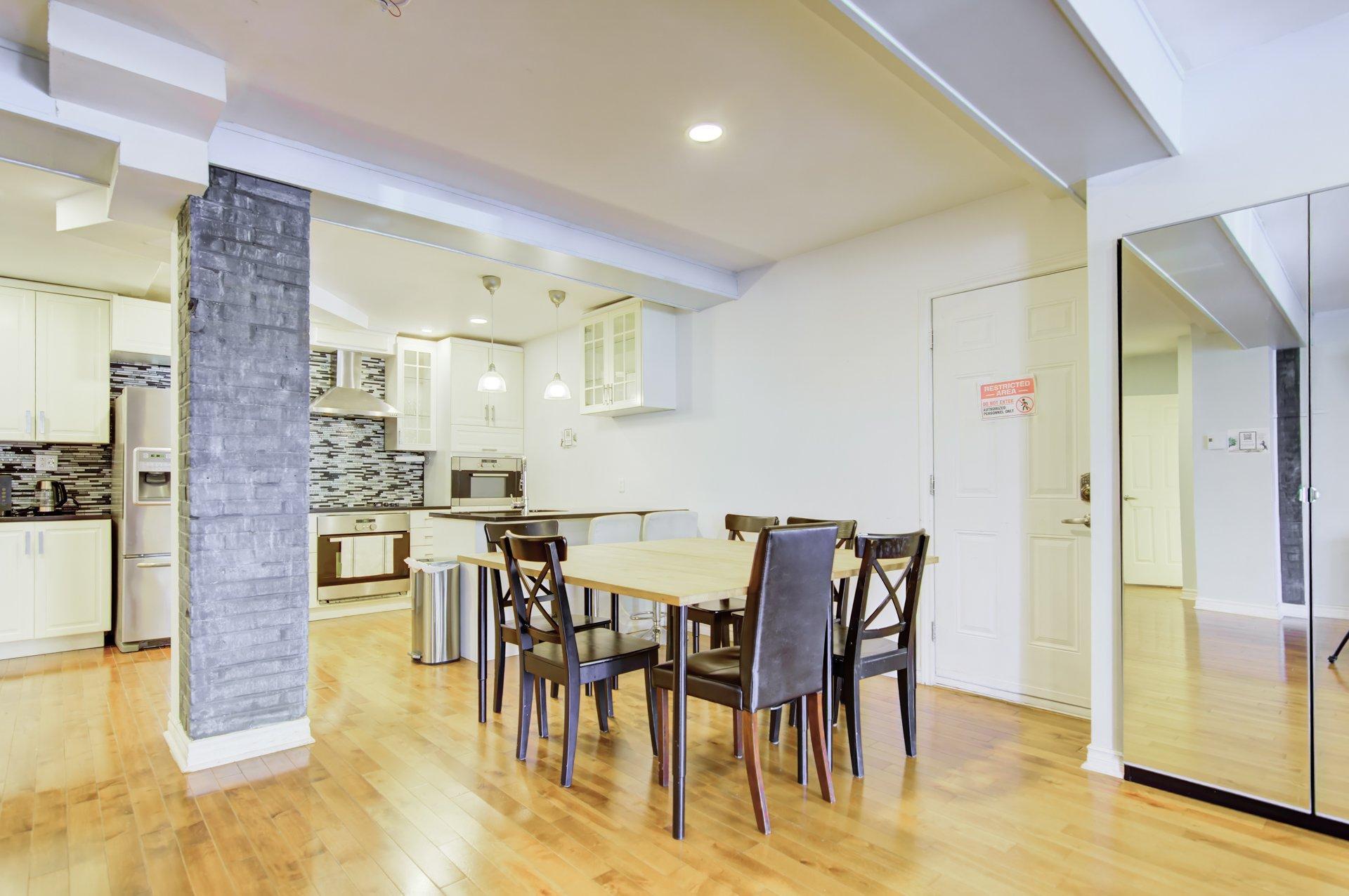 









5342

 - 5344


Av. Dupuis

,
Montréal (Côte-des-Neiges/Notre-Dame-de-Grâce),




QC
H3X1N4


