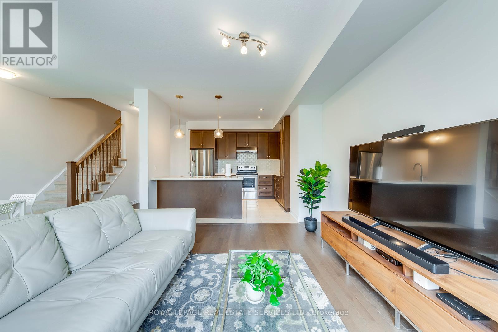 












383 GRANTHAM COMMON

,
Oakville,




Ontario
L6H0P8


