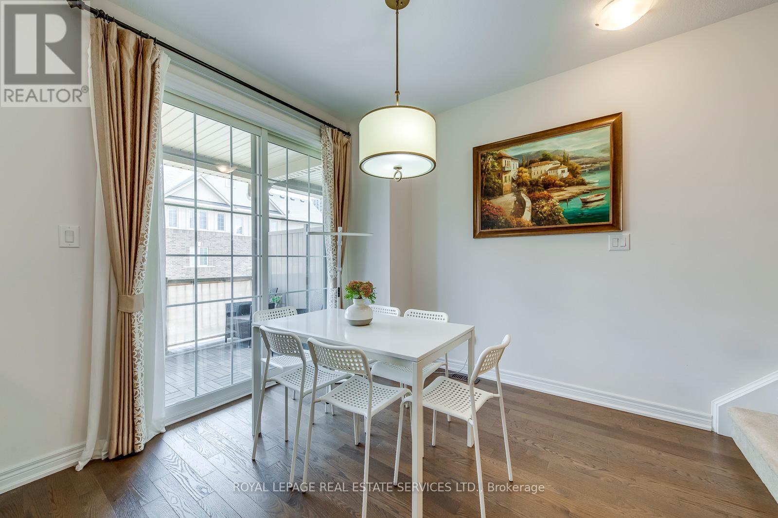 












383 GRANTHAM COMMON

,
Oakville,




Ontario
L6H0P8

