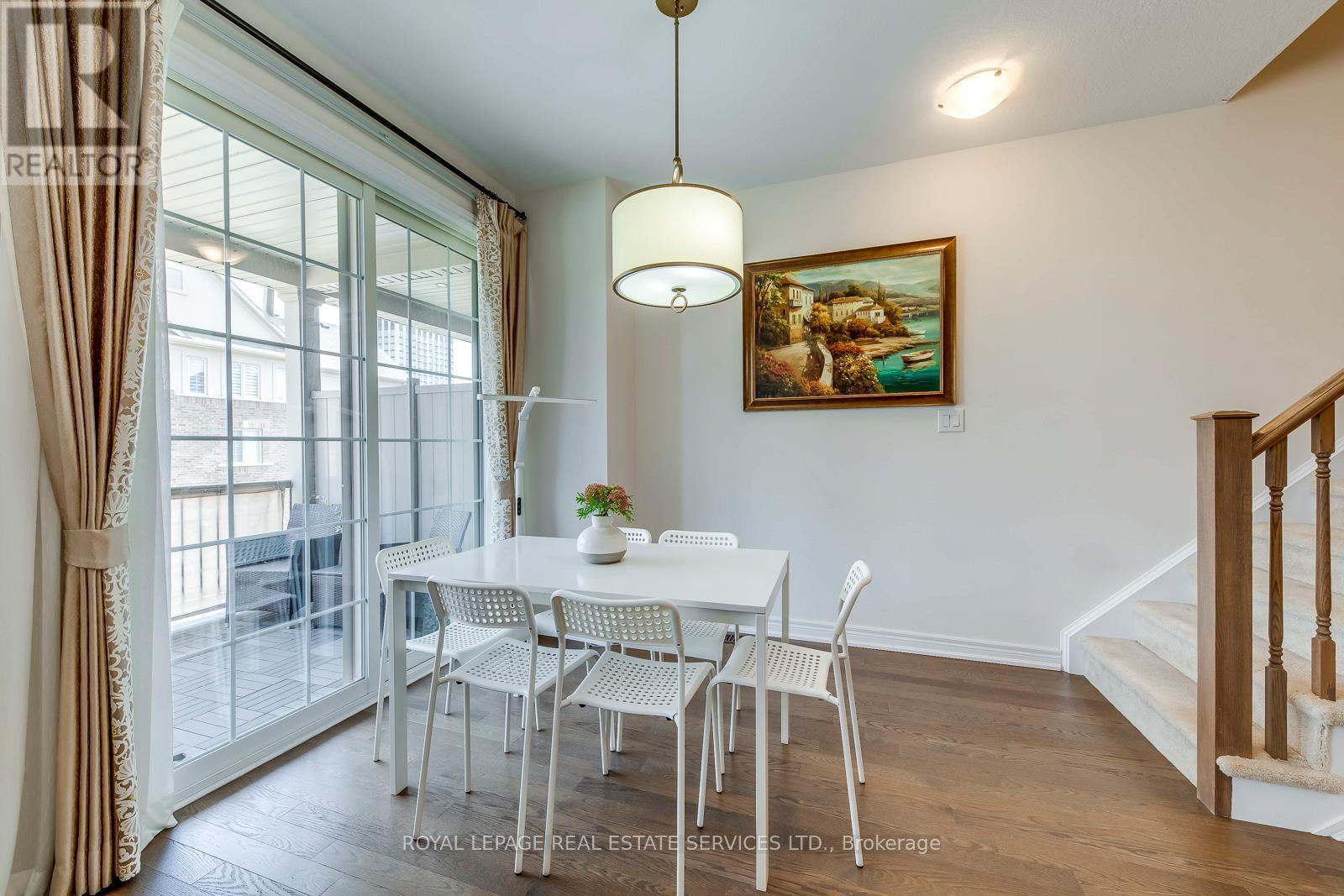 












383 GRANTHAM COMMON

,
Oakville,




Ontario
L6H0P8

