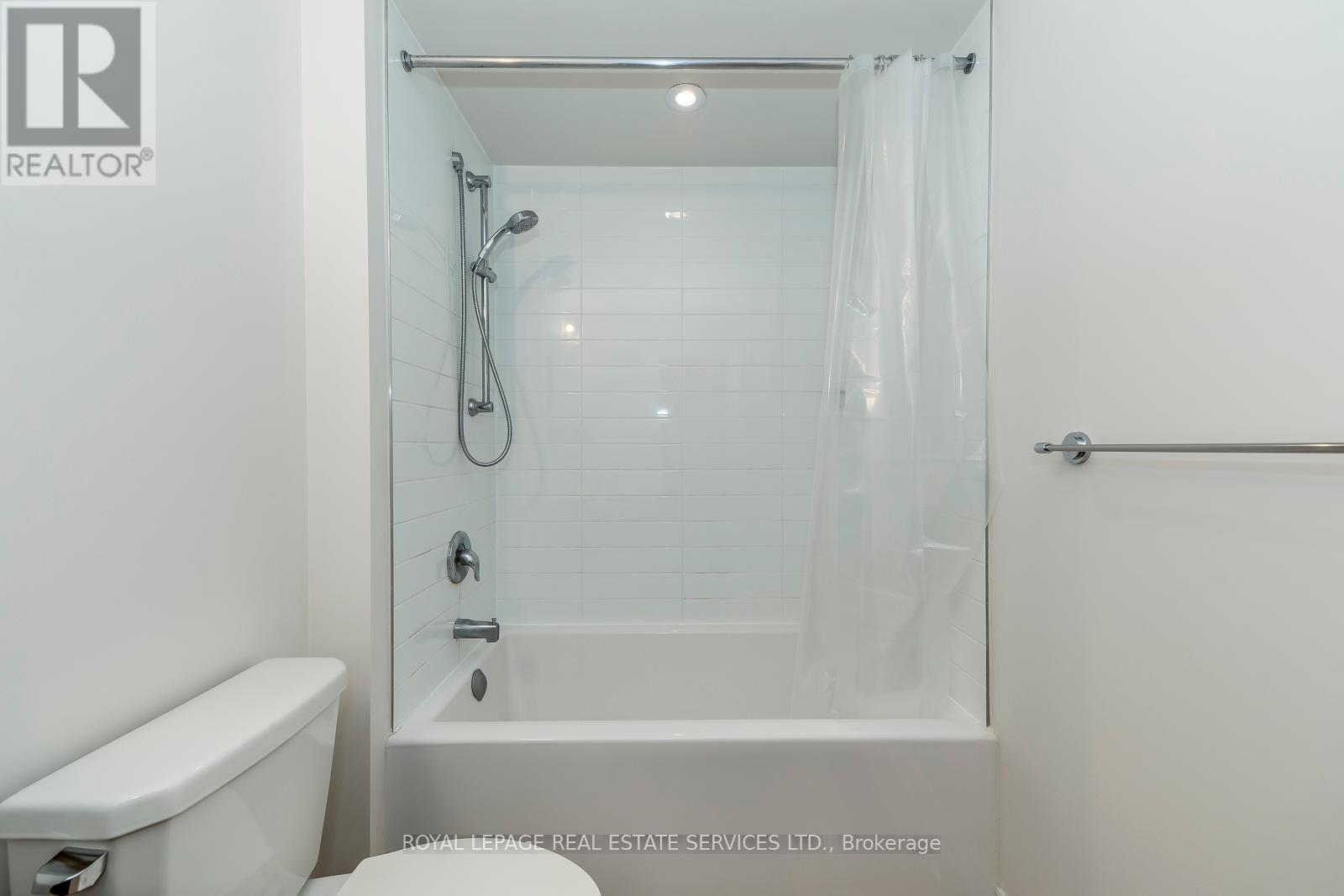 












383 GRANTHAM COMMON

,
Oakville,




Ontario
L6H0P8

