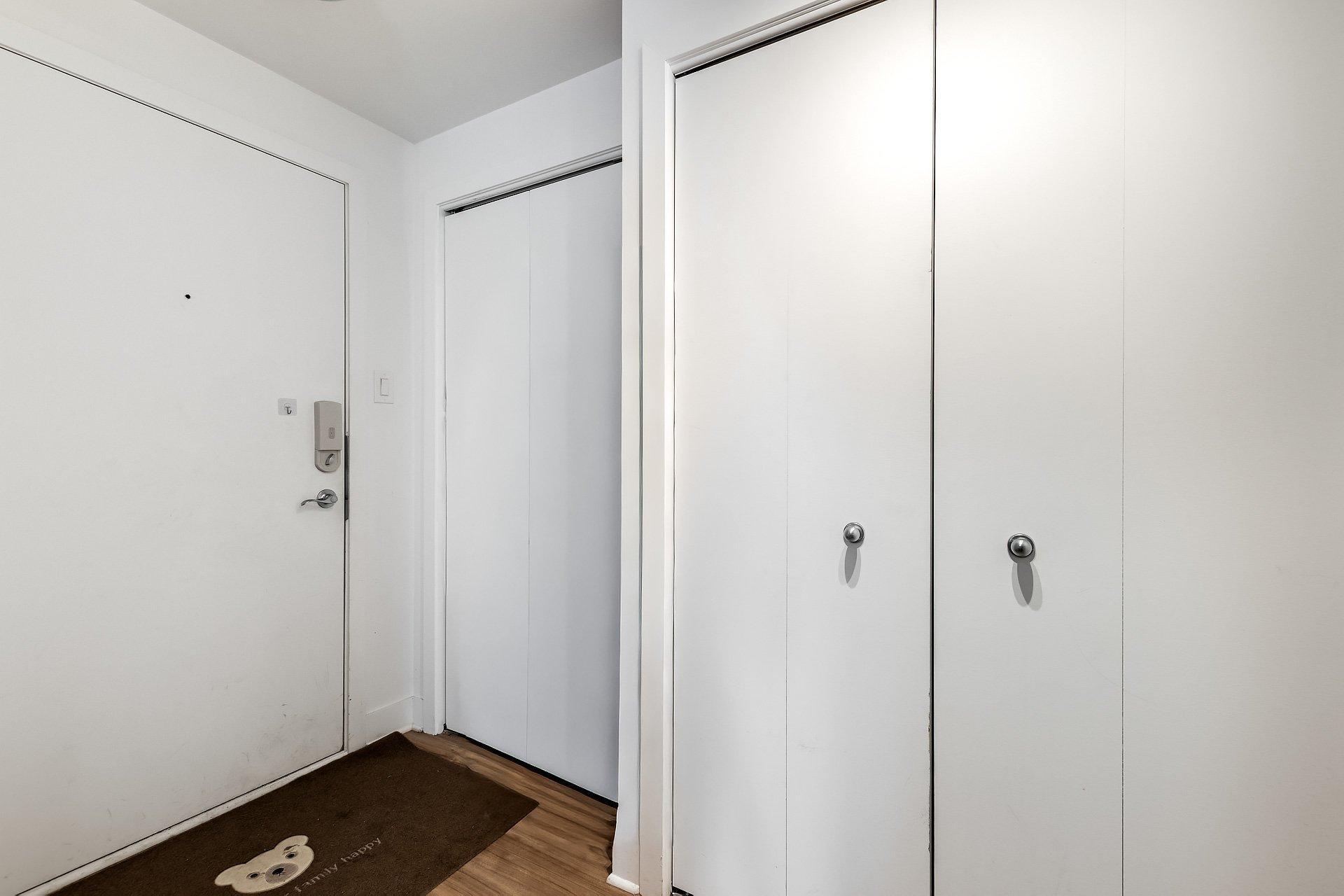 









1150


Rue St-Denis

, 1108,
Montréal (Ville-Marie),




QC
H2X0B3

