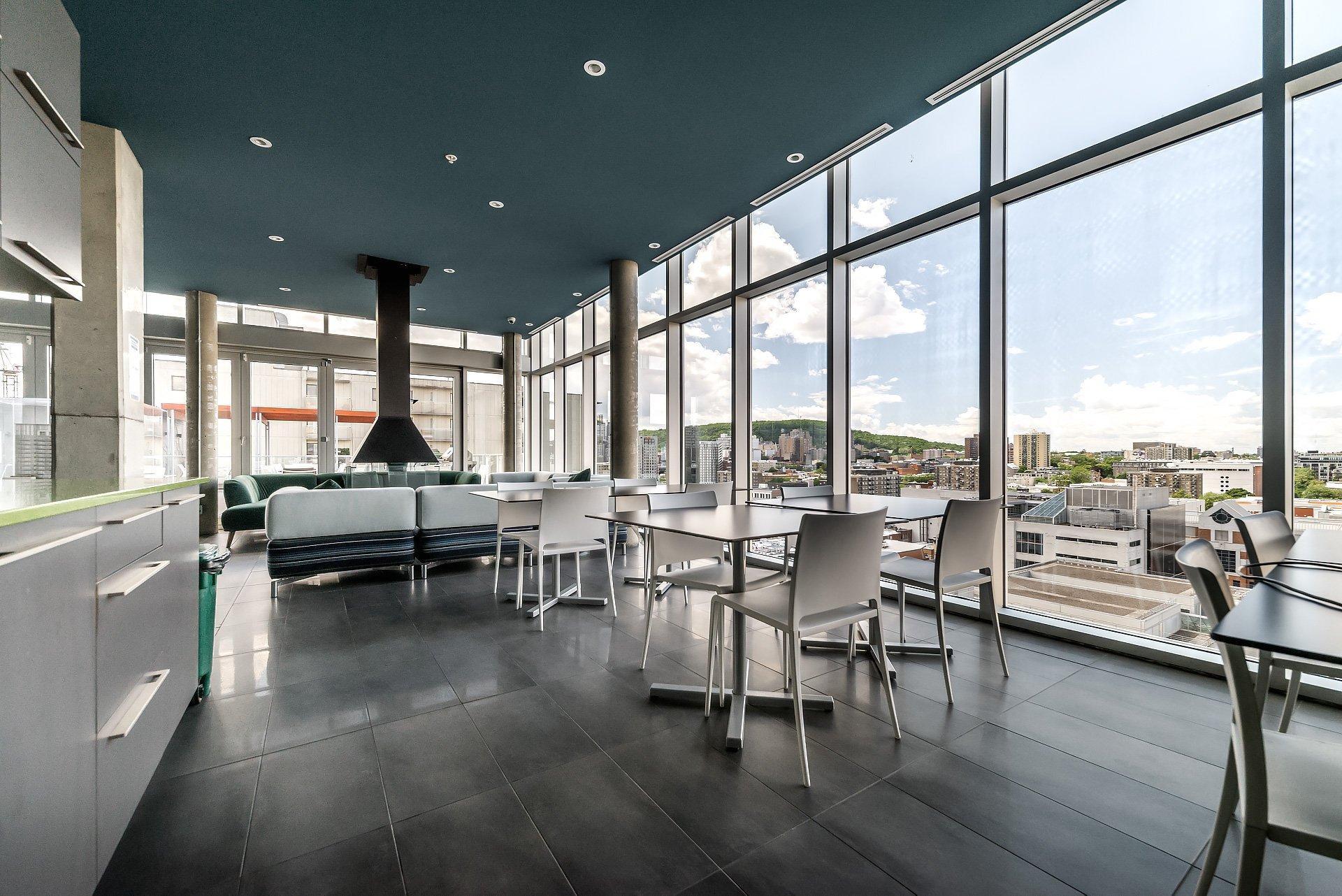









1150


Rue St-Denis

, 1108,
Montréal (Ville-Marie),




QC
H2X0B3


