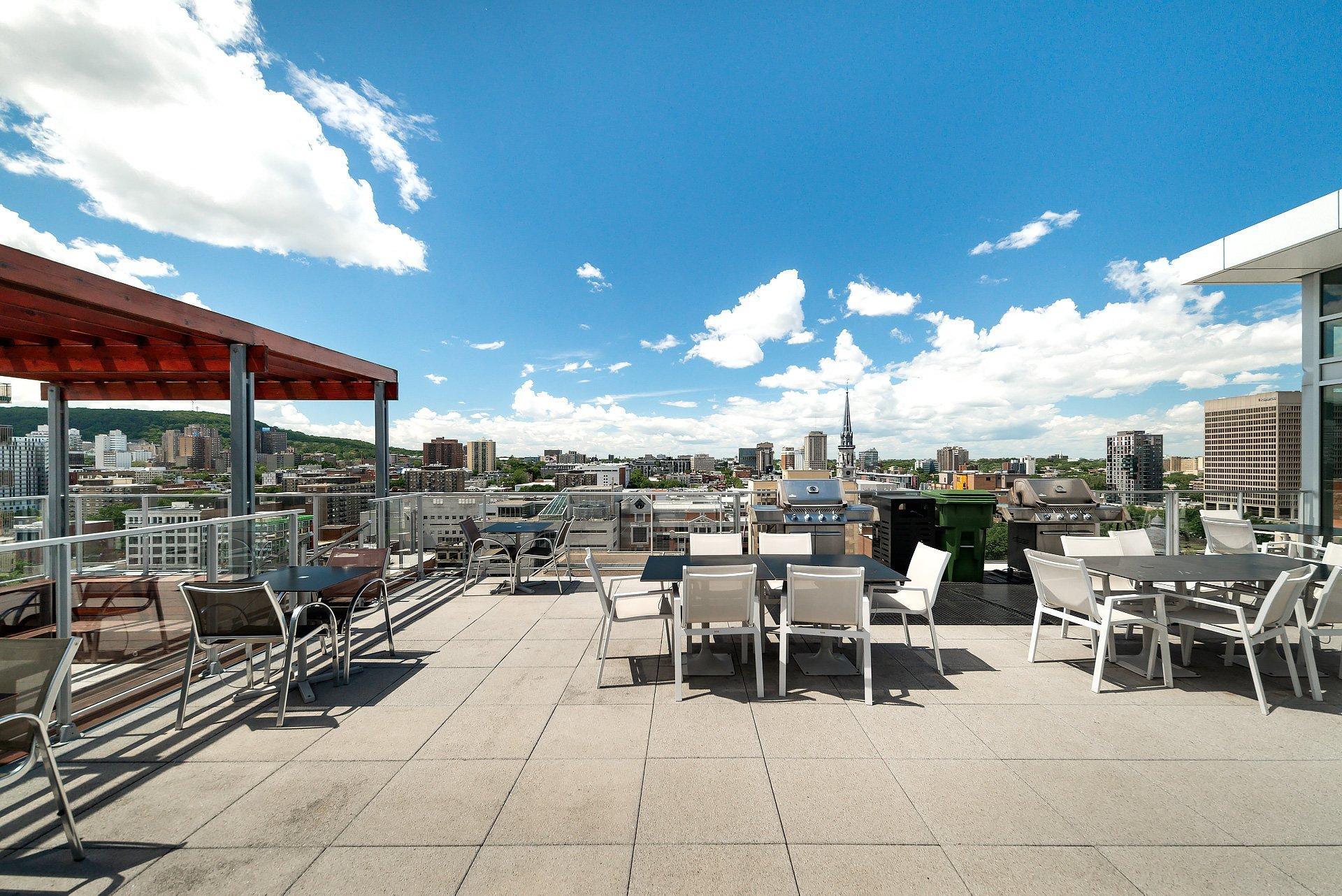 









1150


Rue St-Denis

, 1108,
Montréal (Ville-Marie),




QC
H2X0B3

