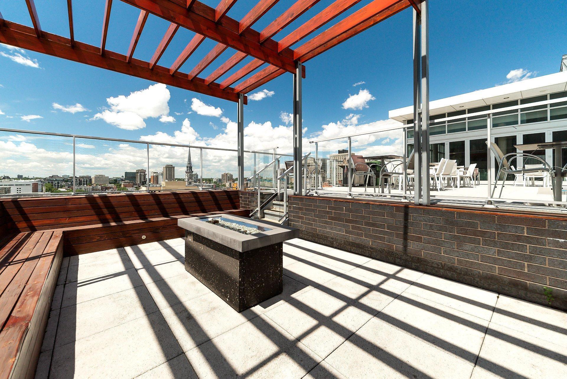 









1150


Rue St-Denis

, 1108,
Montréal (Ville-Marie),




QC
H2X0B3

