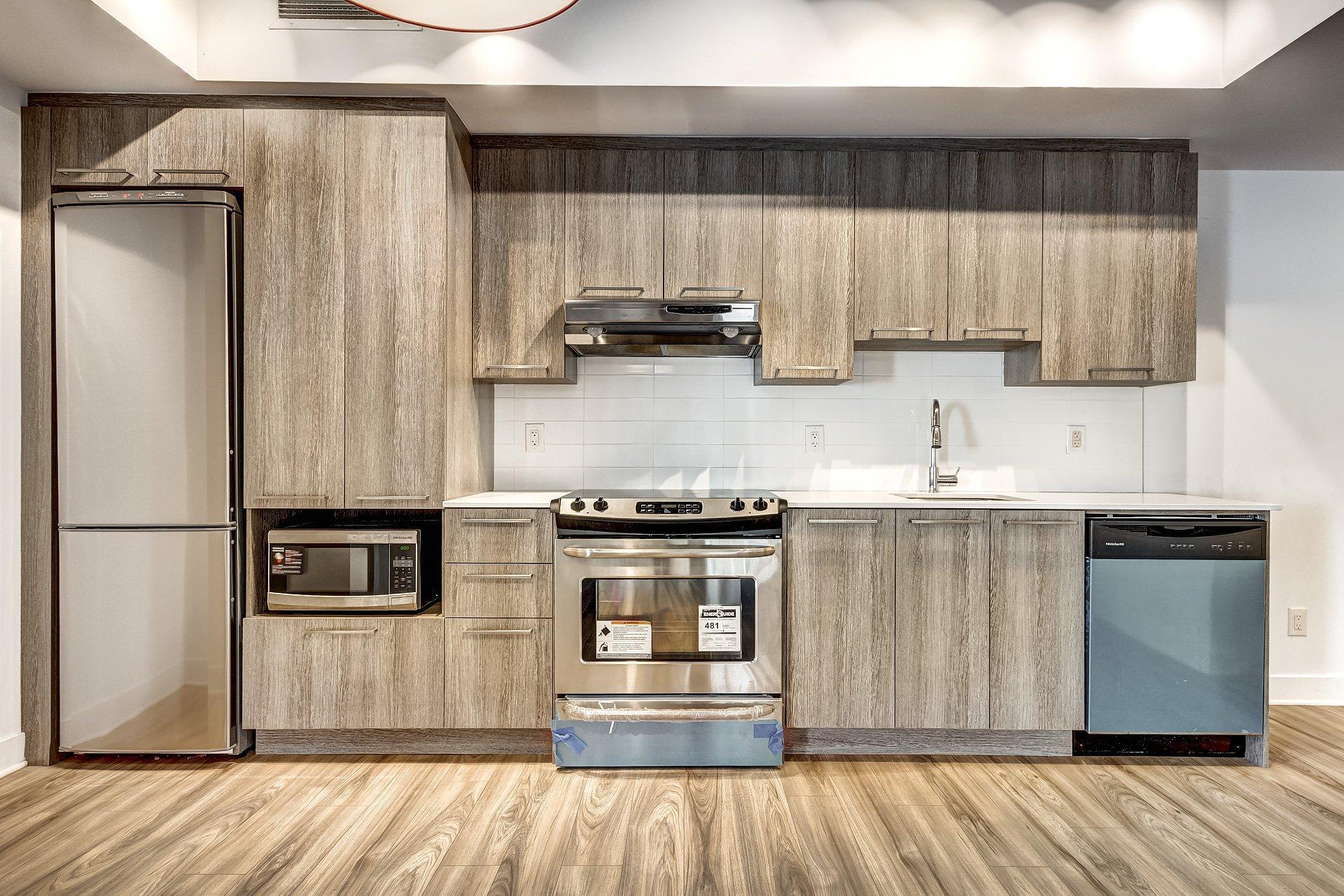 









1150


Rue St-Denis

, 1108,
Montréal (Ville-Marie),




QC
H2X0B3


