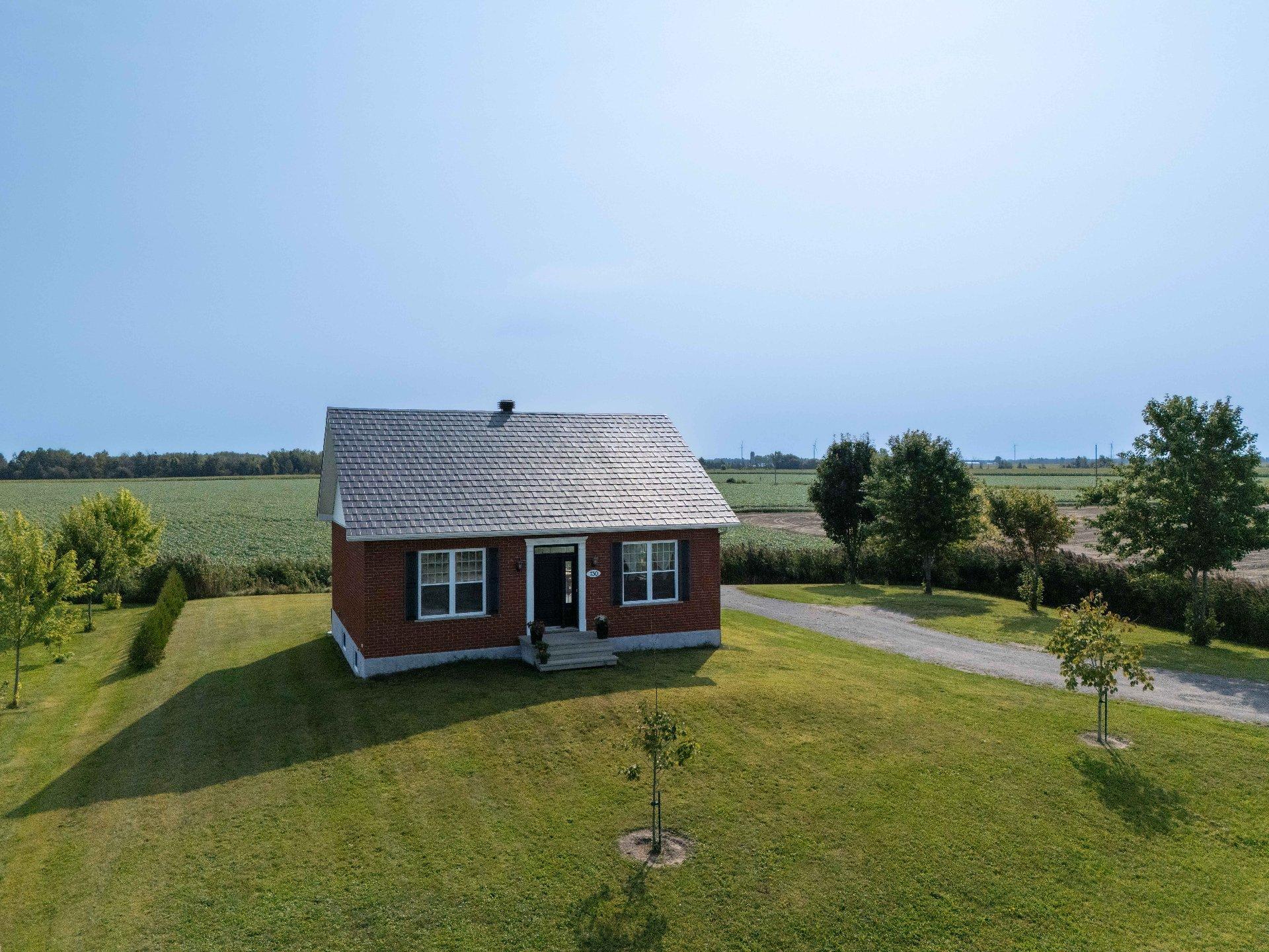 









730


Rg de Picoudie

,
Saint-Robert,




QC
J0G1S0

