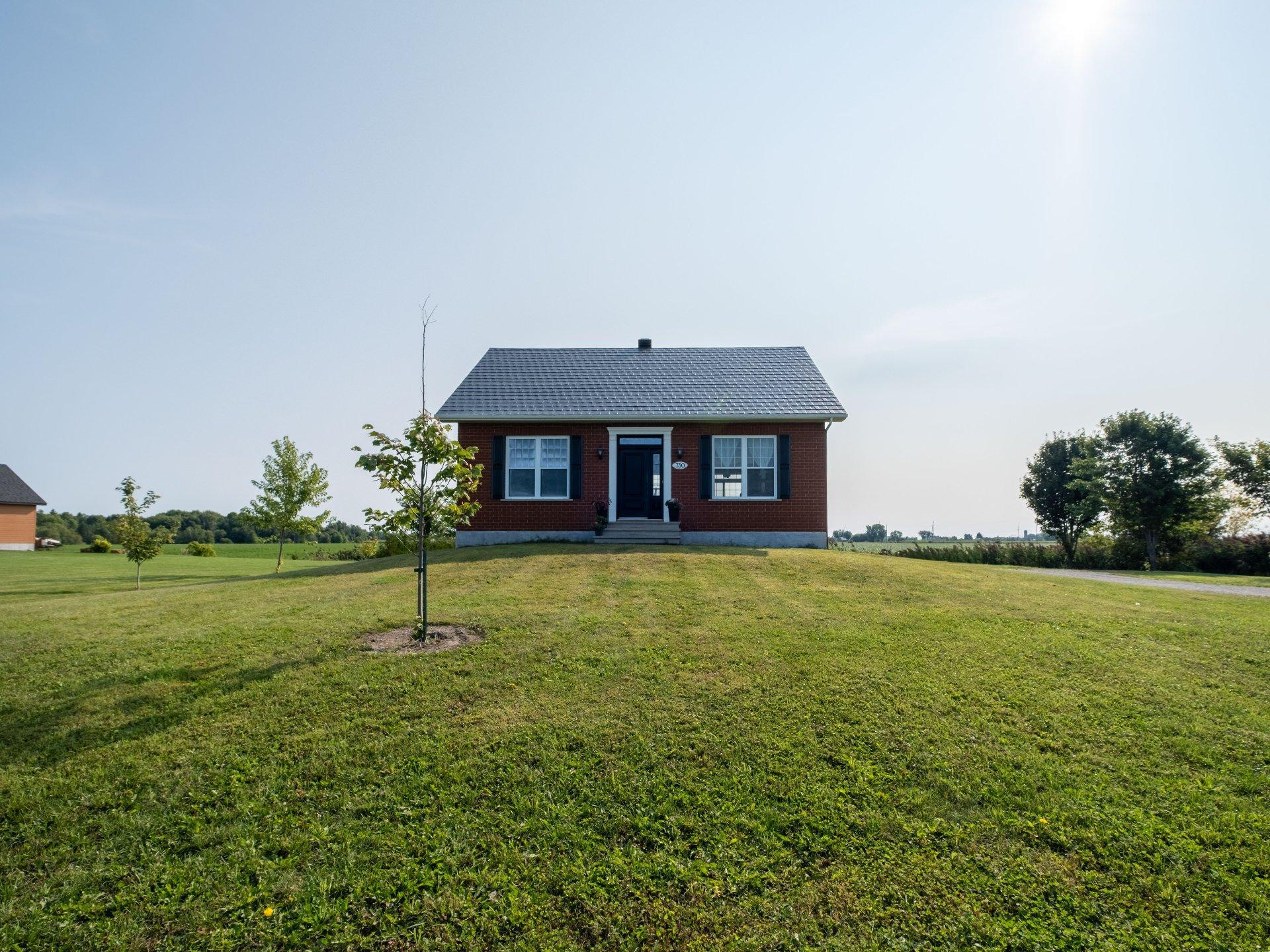 









730


Rg de Picoudie

,
Saint-Robert,




QC
J0G1S0

