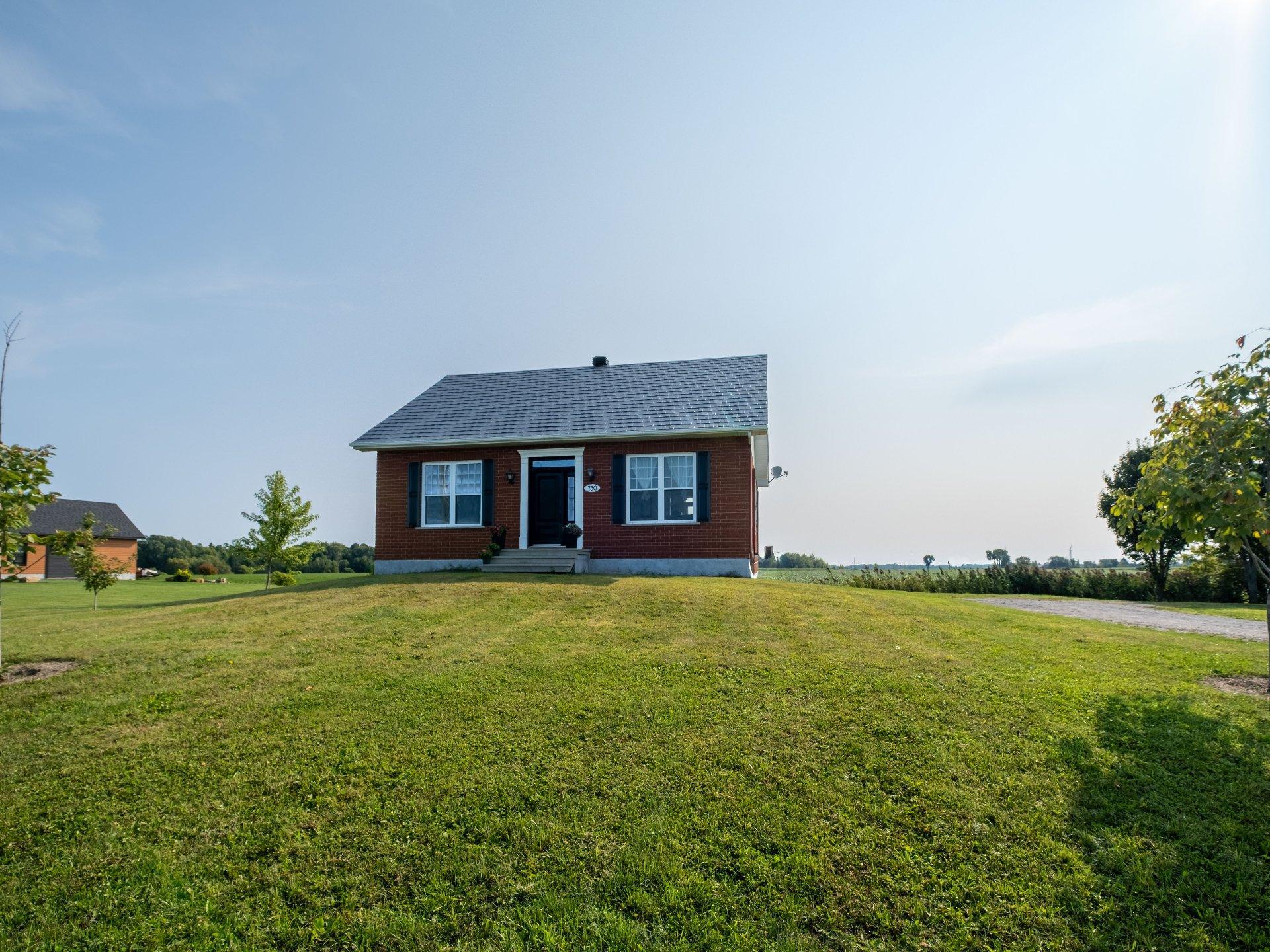 









730


Rg de Picoudie

,
Saint-Robert,




QC
J0G1S0

