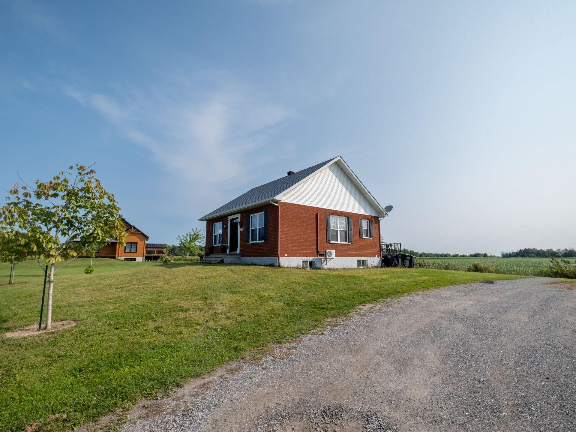 









730


Rg de Picoudie

,
Saint-Robert,




QC
J0G1S0


