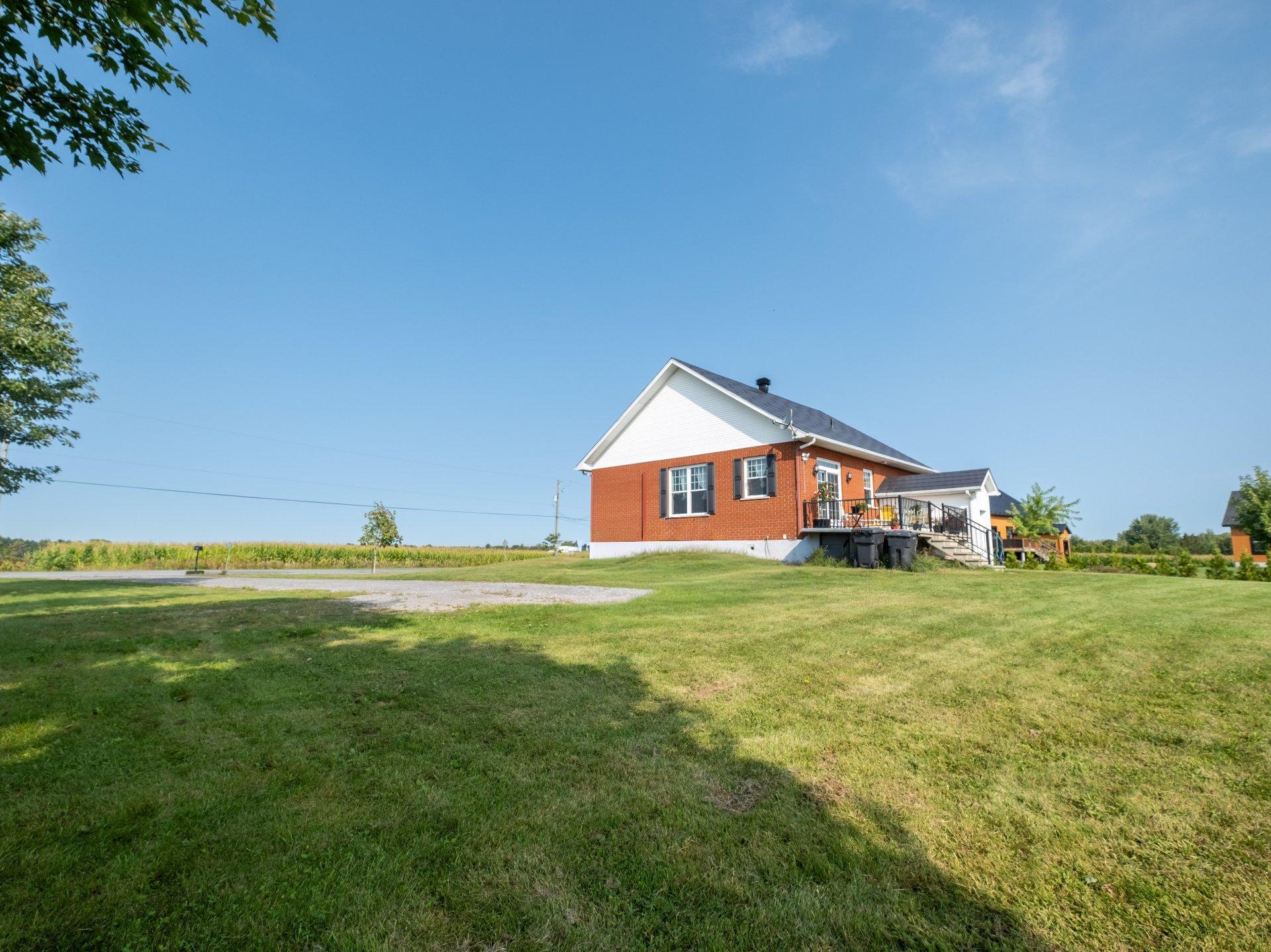 









730


Rg de Picoudie

,
Saint-Robert,




QC
J0G1S0

