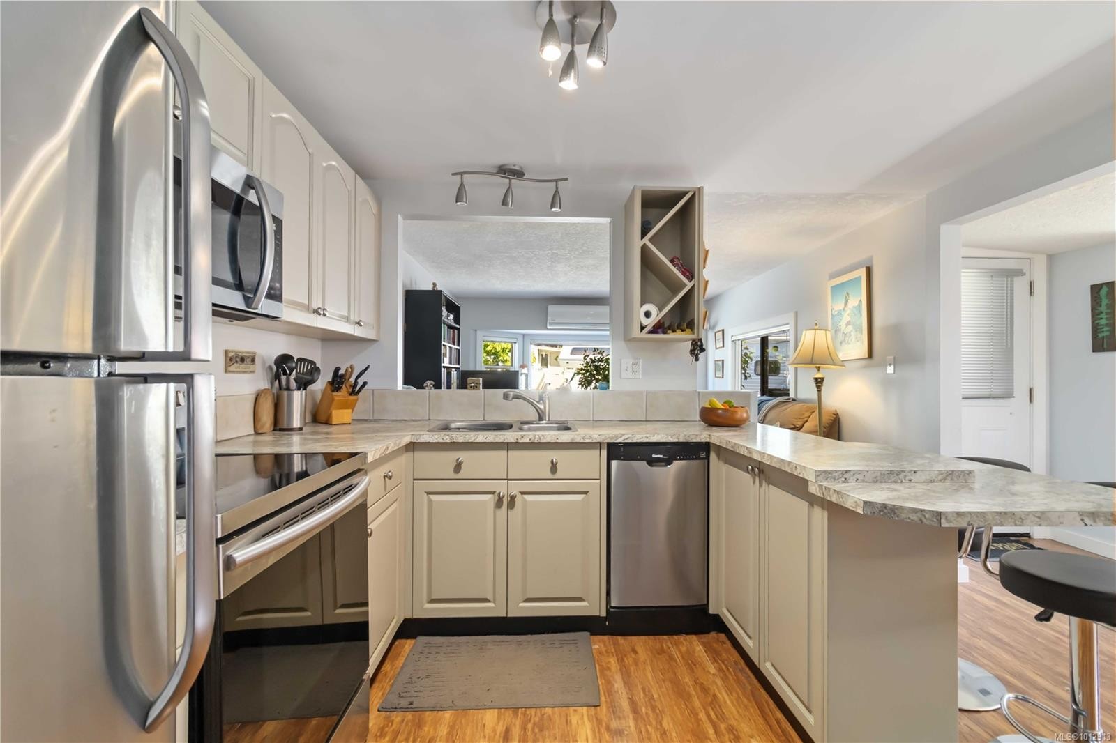 









2847


Sooke Lake

Rd, 50,
Langford,




BC
V9B 4P8

