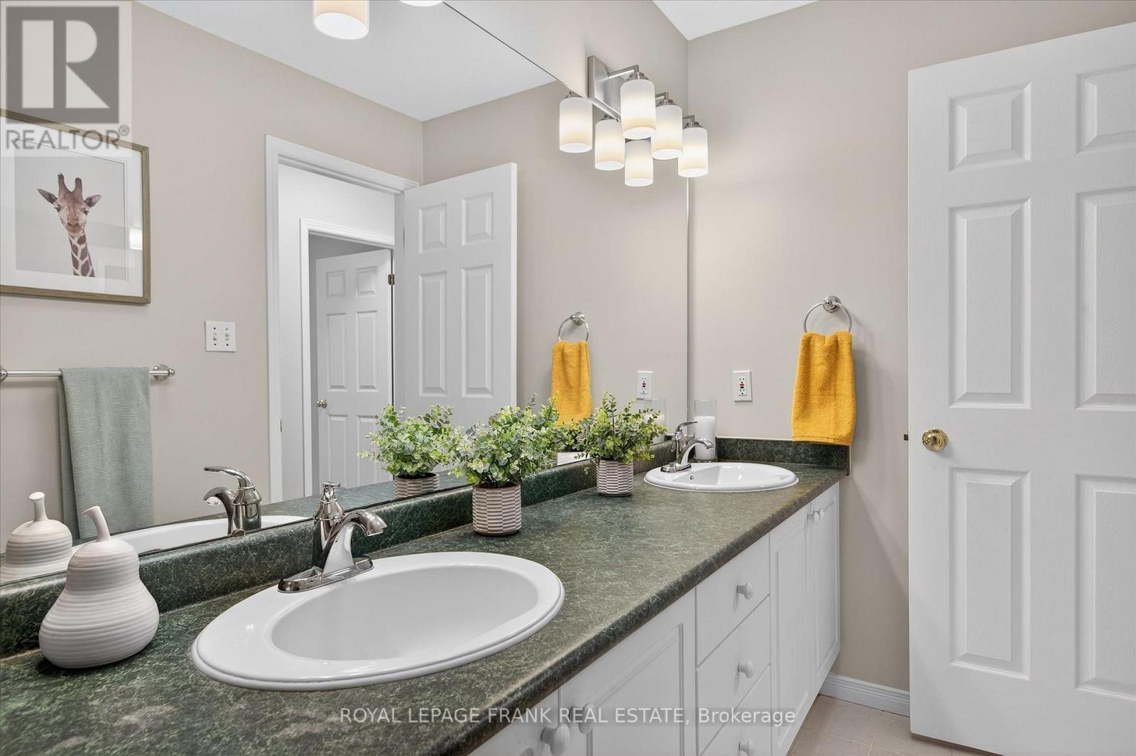 












3075 WESTRIDGE BOULEVARD

,
Peterborough (Monaghan Ward 2),




Ontario
K9K2K5

