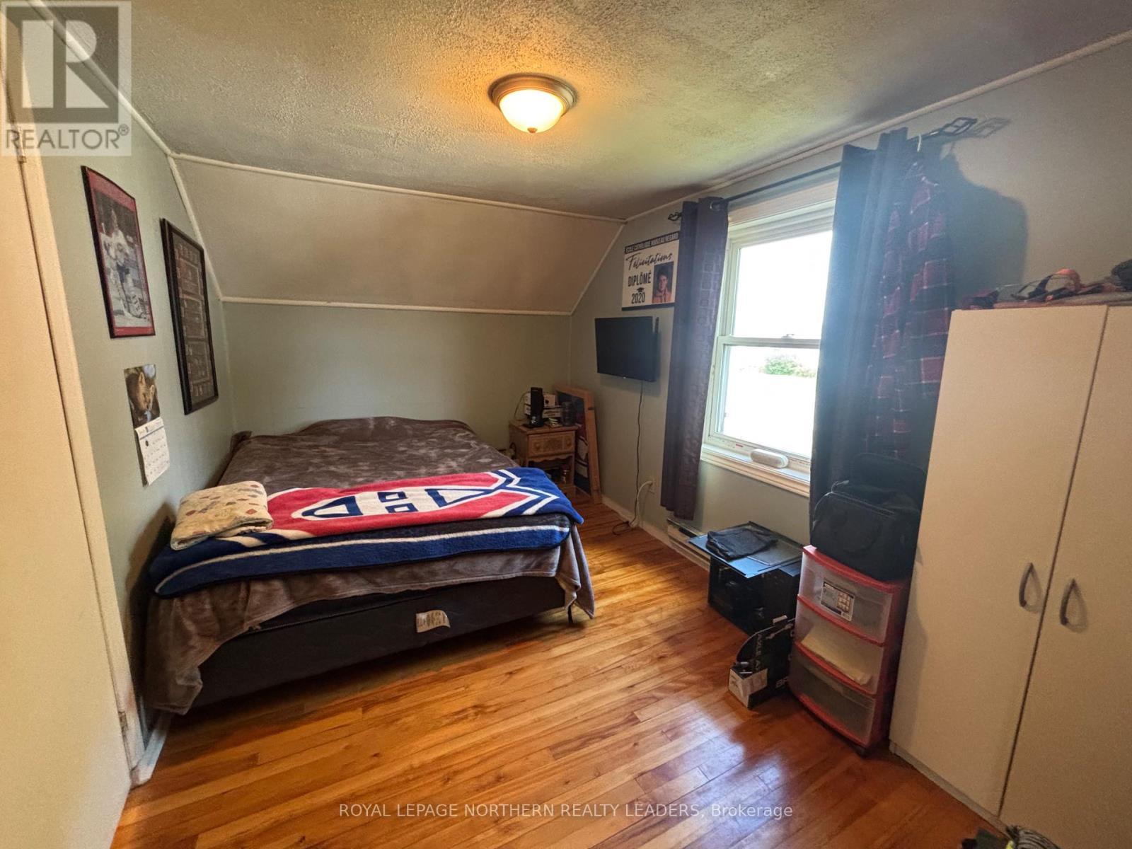 












124 FOURTEENTH AVENUE

,
Cochrane,




Ontario
P0L1C0

