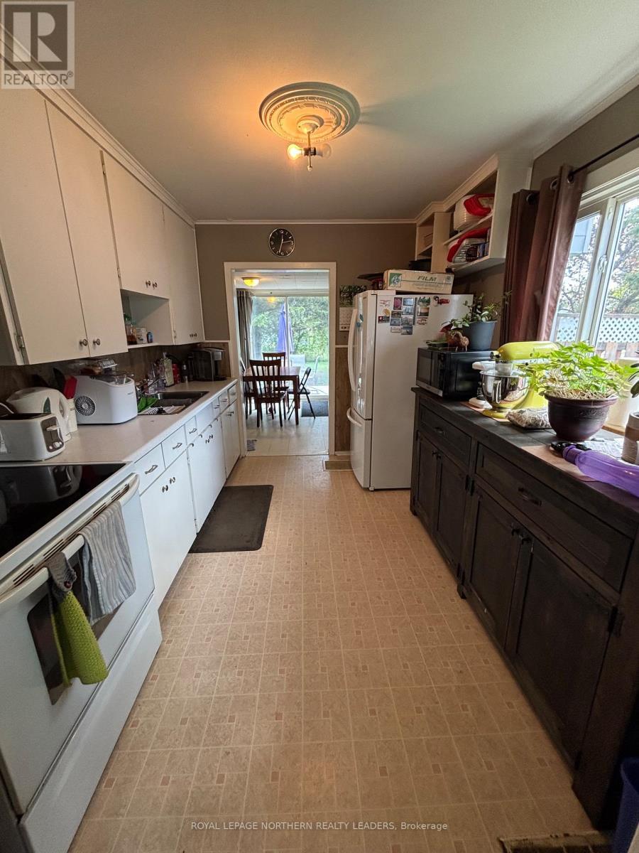 












124 FOURTEENTH AVENUE

,
Cochrane,




Ontario
P0L1C0

