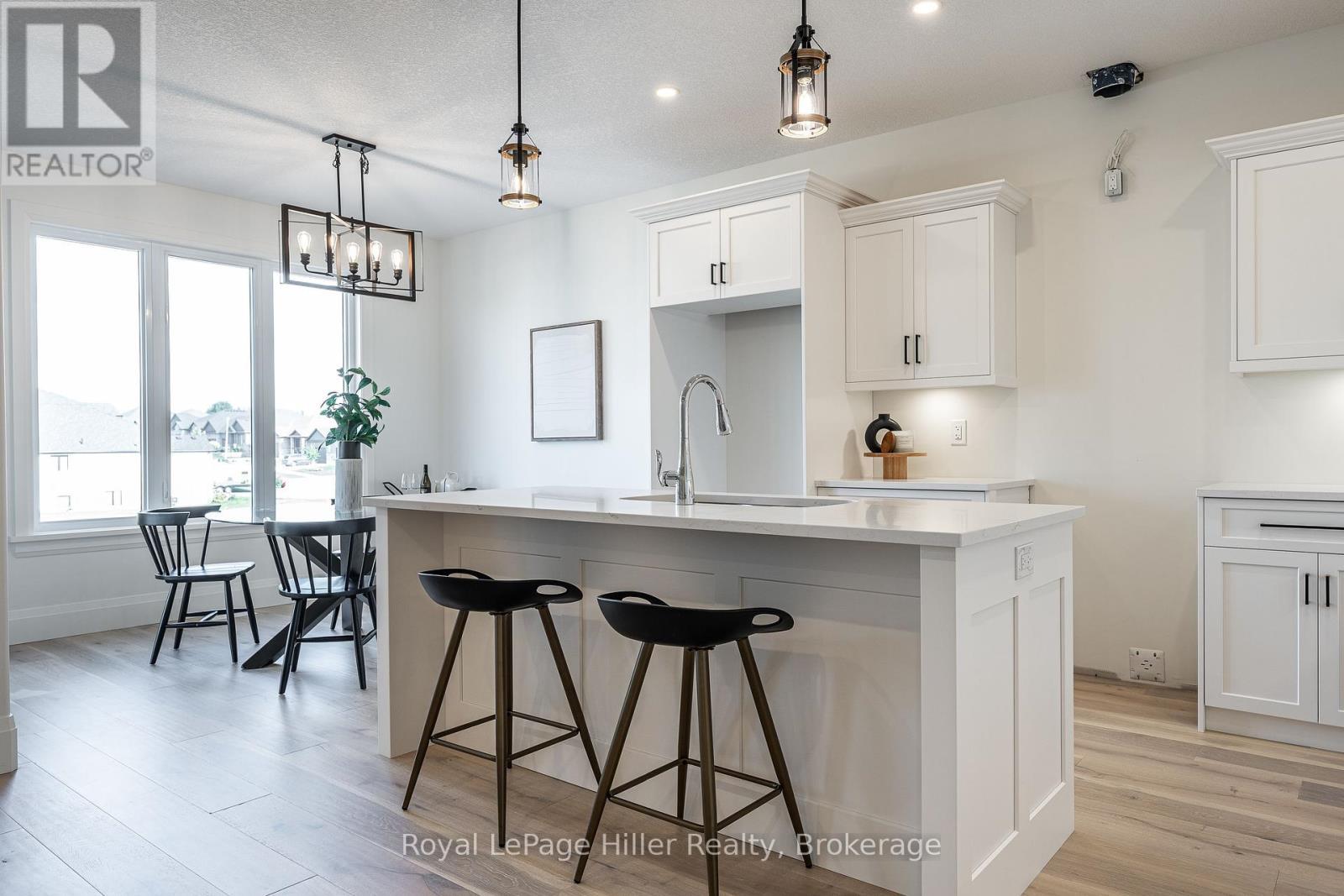 












25 AVERY PLACE

,
Perth East (Milverton),




Ontario
N0K1M0

