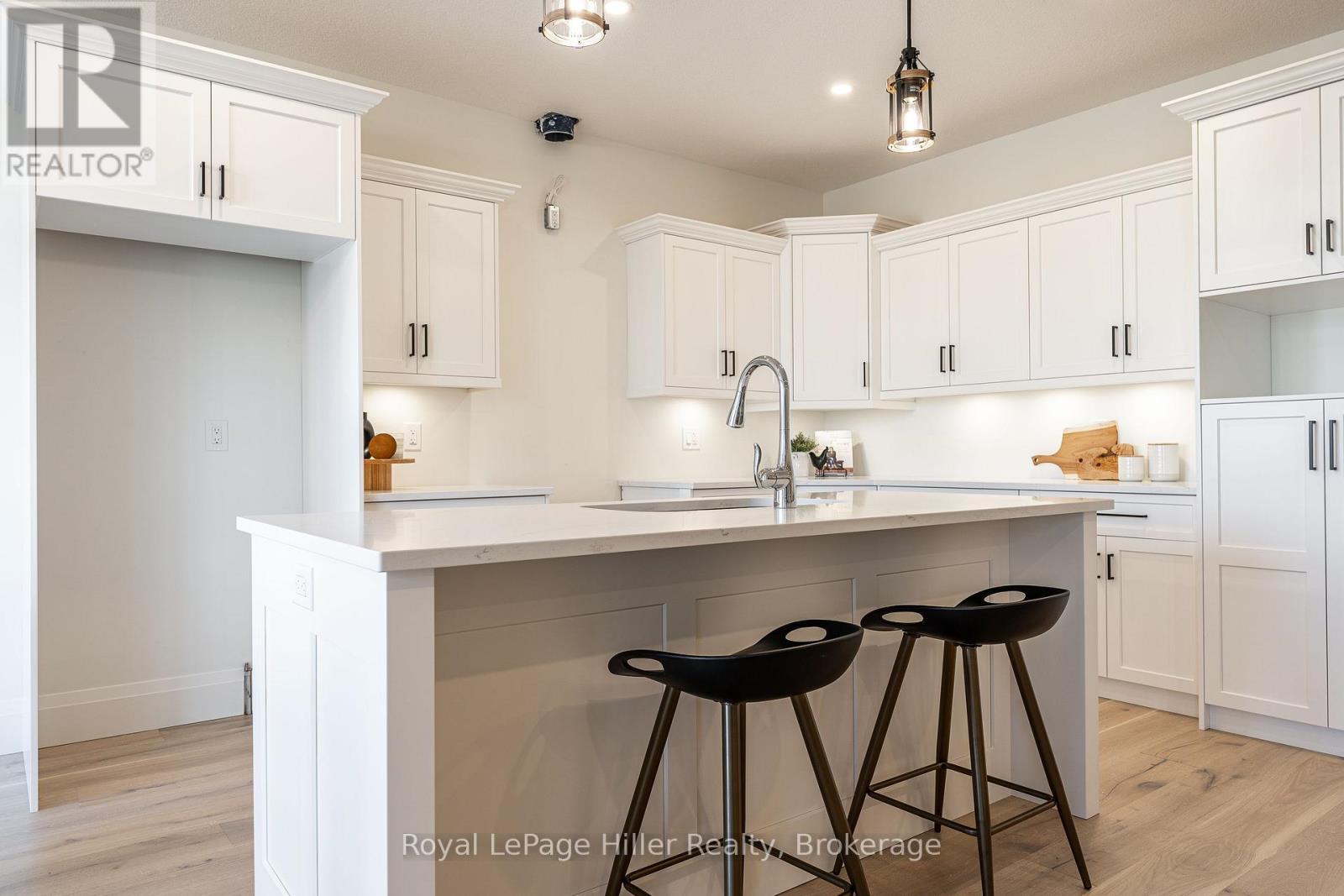












25 AVERY PLACE

,
Perth East (Milverton),




Ontario
N0K1M0

