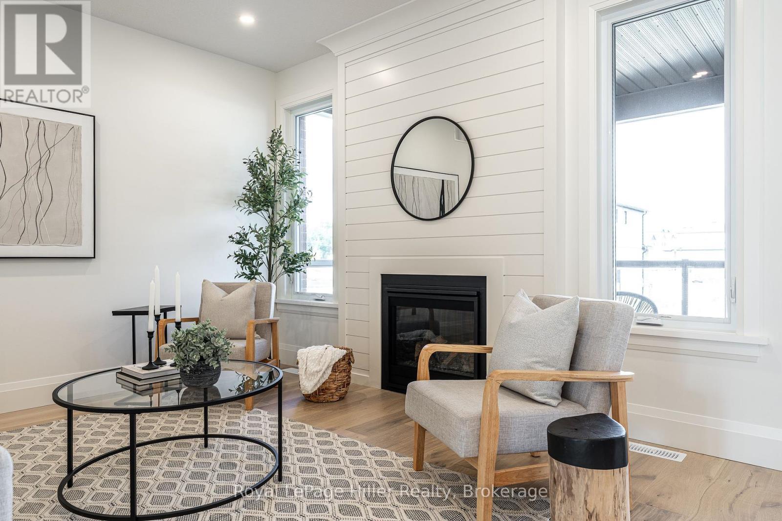 












25 AVERY PLACE

,
Perth East (Milverton),




Ontario
N0K1M0

