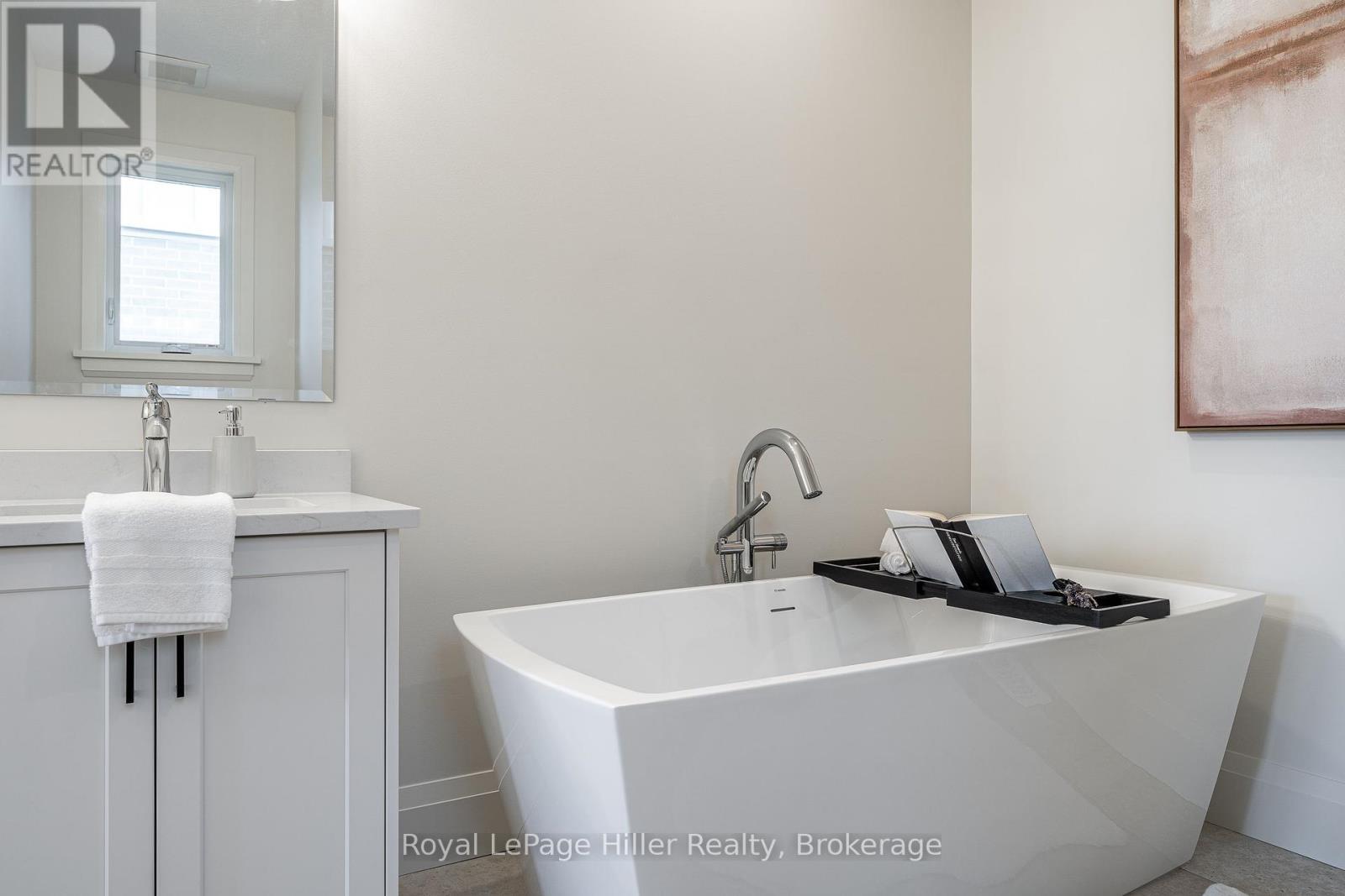 












25 AVERY PLACE

,
Perth East (Milverton),




Ontario
N0K1M0

