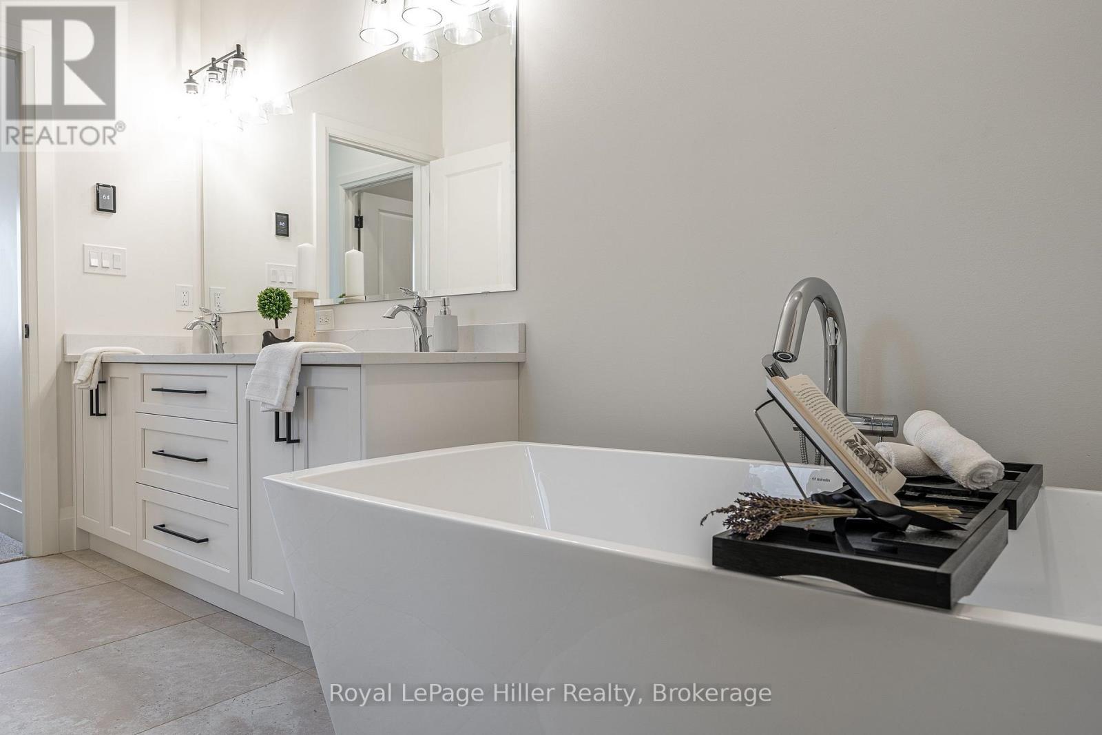 












25 AVERY PLACE

,
Perth East (Milverton),




Ontario
N0K1M0

