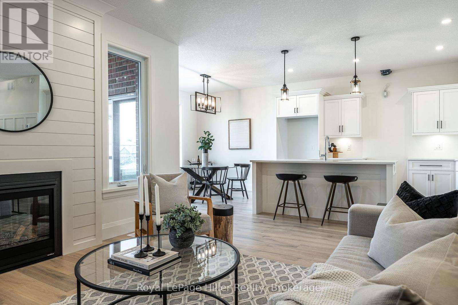 












25 AVERY PLACE

,
Perth East (Milverton),




Ontario
N0K1M0

