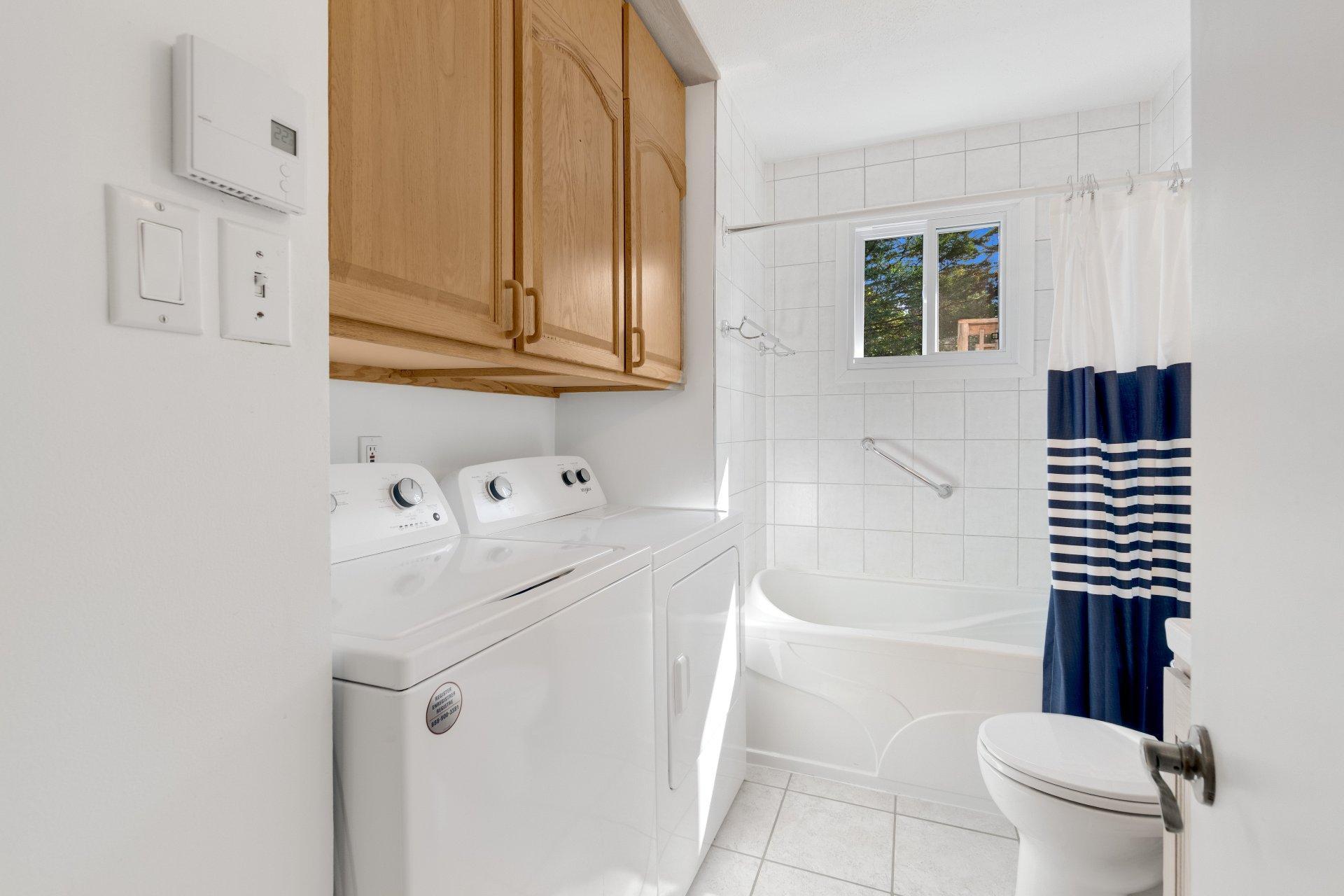









1488


Rue de la Pépinière

,
Sherbrooke (Brompton/Rock Forest/Saint-Élie/Deauville),




QC
J1N1M9

