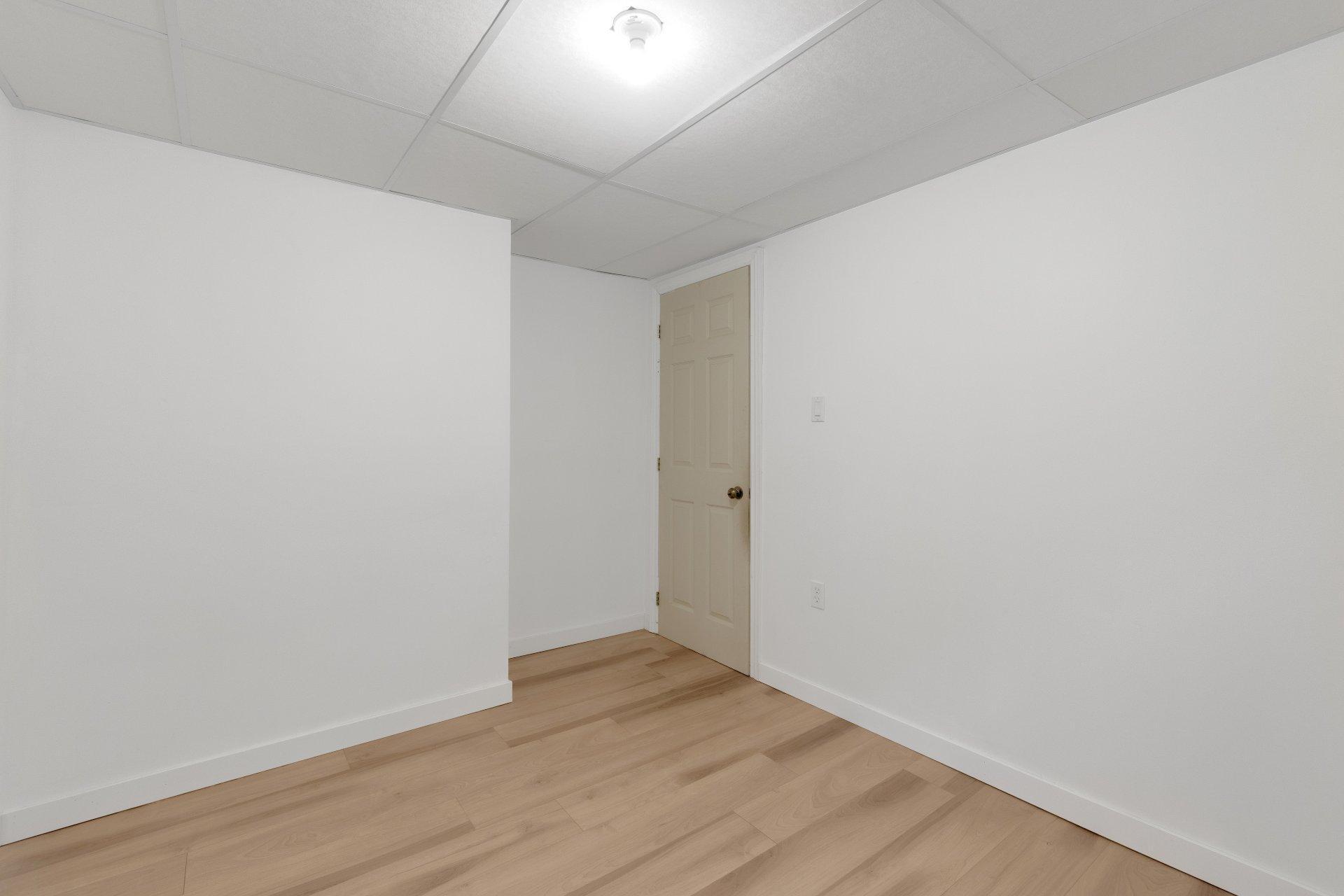 









1488


Rue de la Pépinière

,
Sherbrooke (Brompton/Rock Forest/Saint-Élie/Deauville),




QC
J1N1M9

