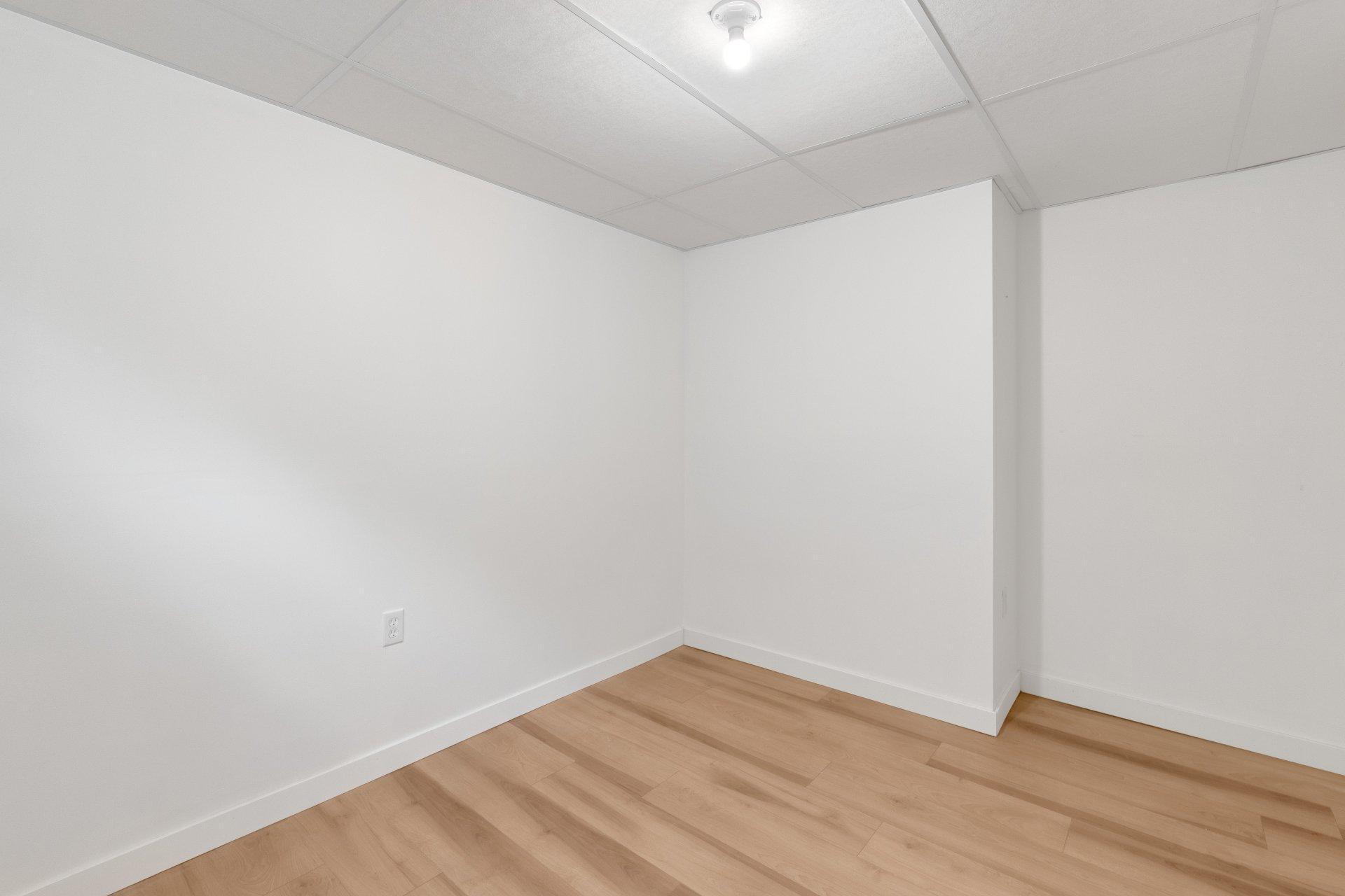 









1488


Rue de la Pépinière

,
Sherbrooke (Brompton/Rock Forest/Saint-Élie/Deauville),




QC
J1N1M9

