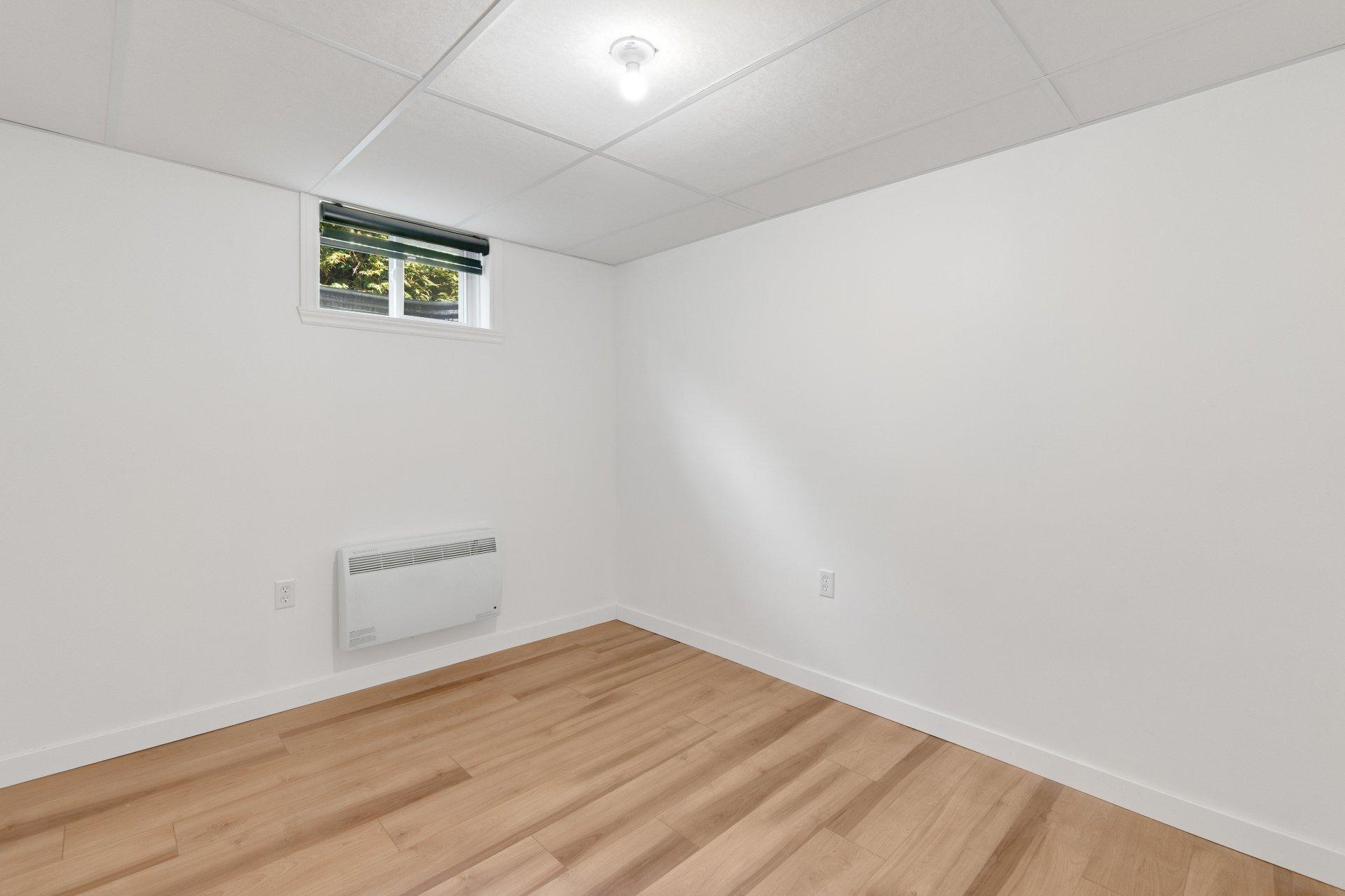 









1488


Rue de la Pépinière

,
Sherbrooke (Brompton/Rock Forest/Saint-Élie/Deauville),




QC
J1N1M9


