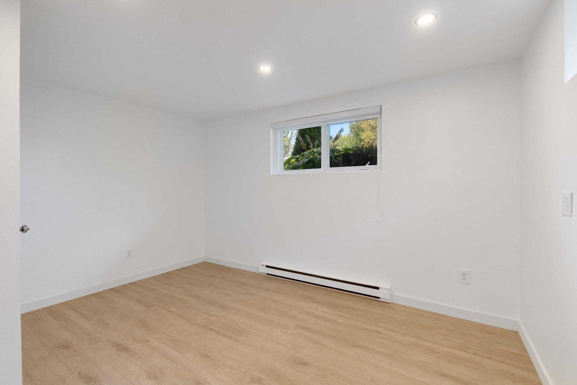 









1488


Rue de la Pépinière

,
Sherbrooke (Brompton/Rock Forest/Saint-Élie/Deauville),




QC
J1N1M9

